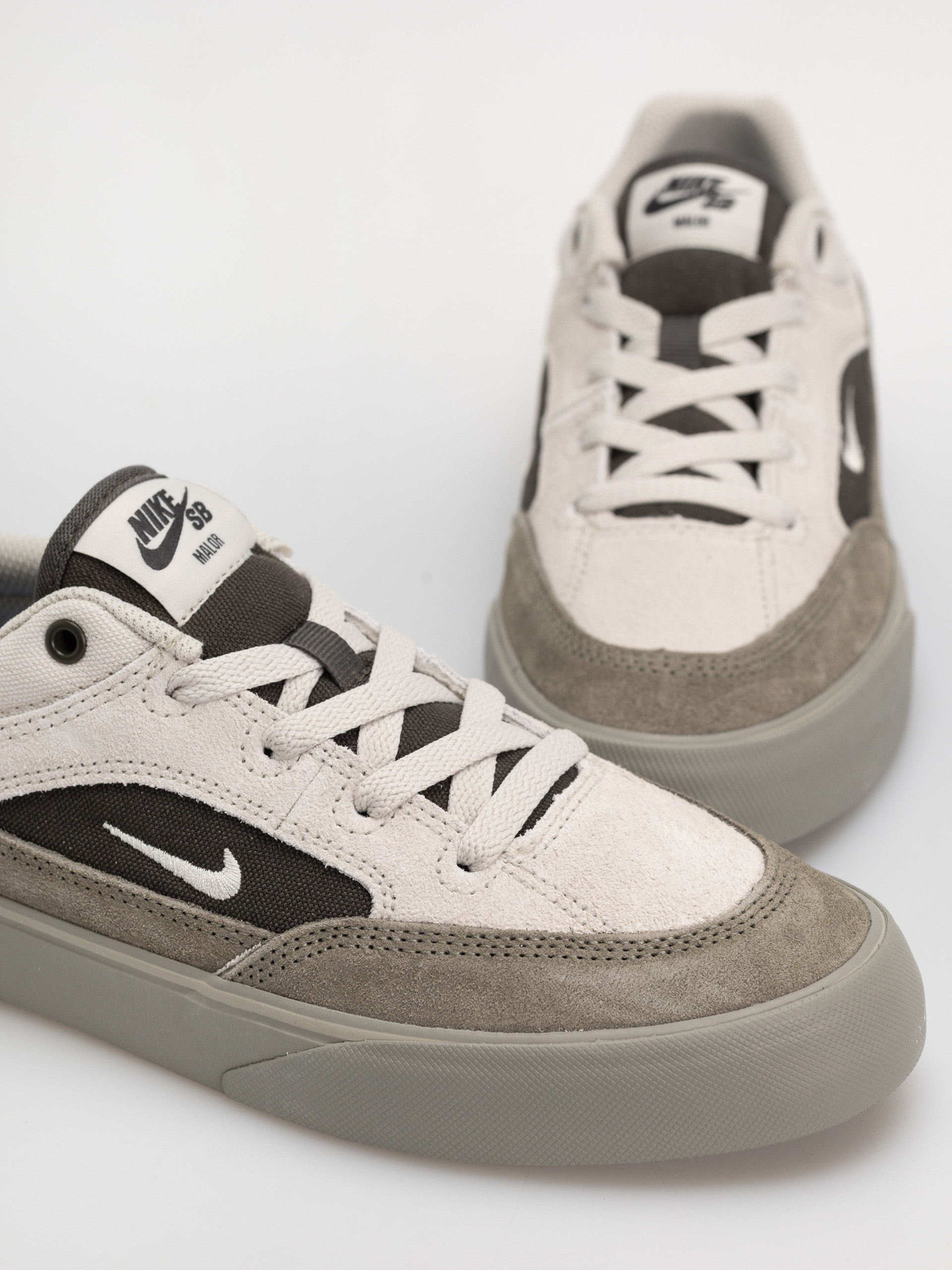 Boty Nike SB Malor (light bone/light bone light army)