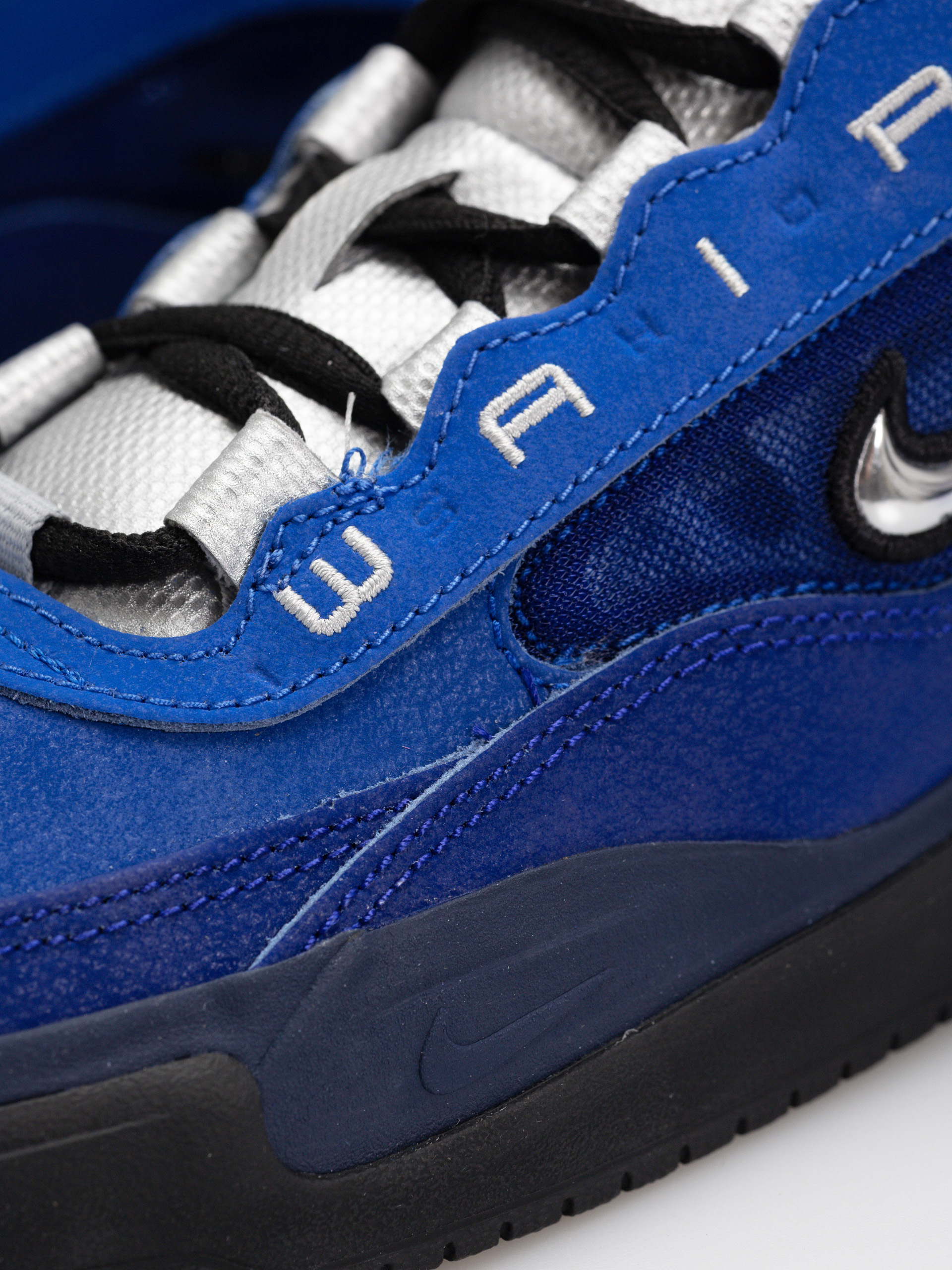 Boty Nike SB Air Max Ishod (blue void/metallic silver radiant blue)