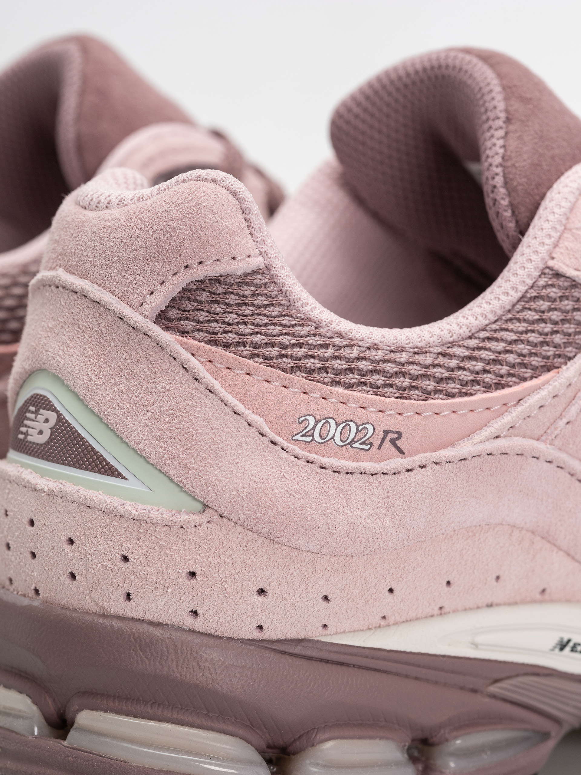 Boty New Balance 2002 (pink chalk/pebble)