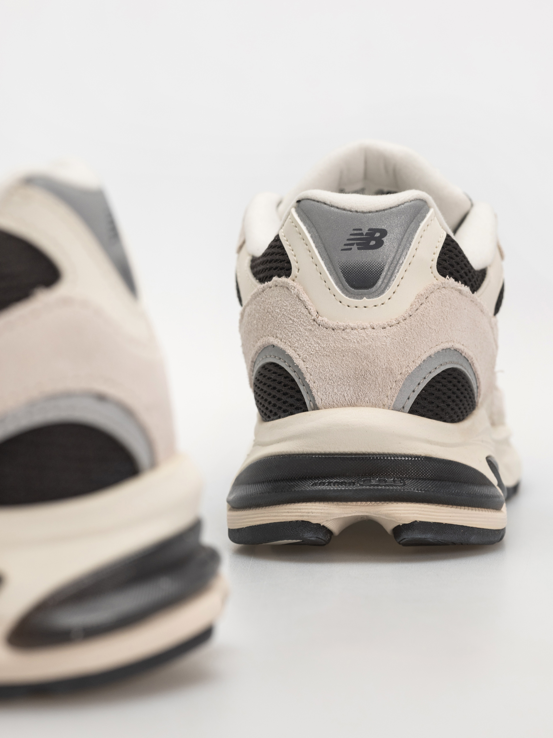 Boty New Balance 2010 (sea salt/black cement)