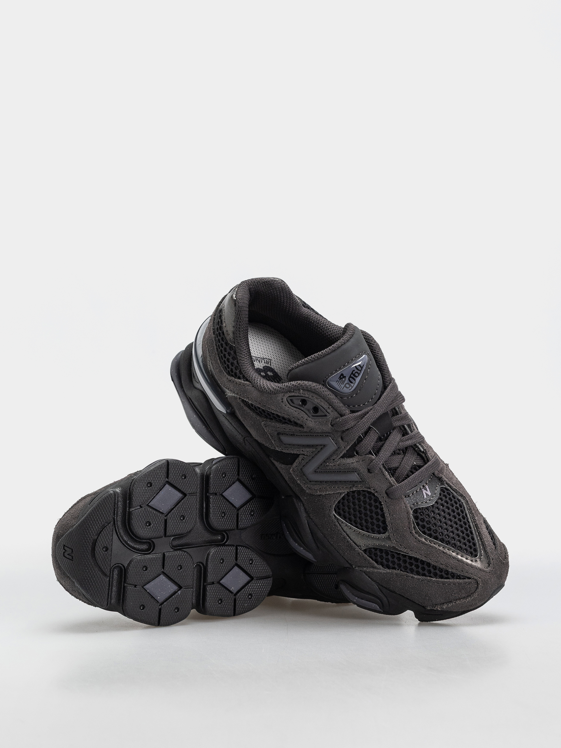 Boty New Balance 9060 JR (black/neptune grey)