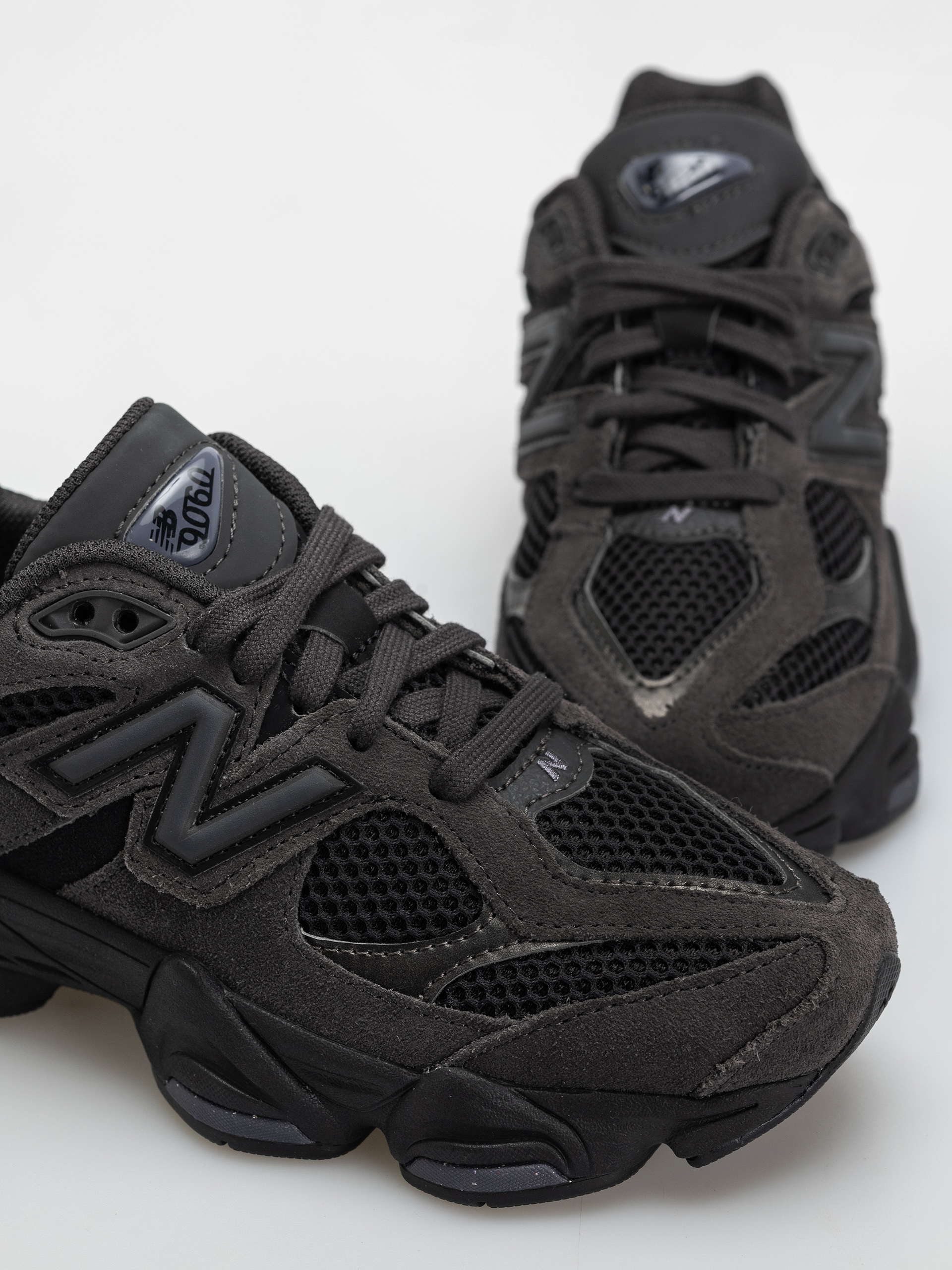 Boty New Balance 9060 JR (black/neptune grey)