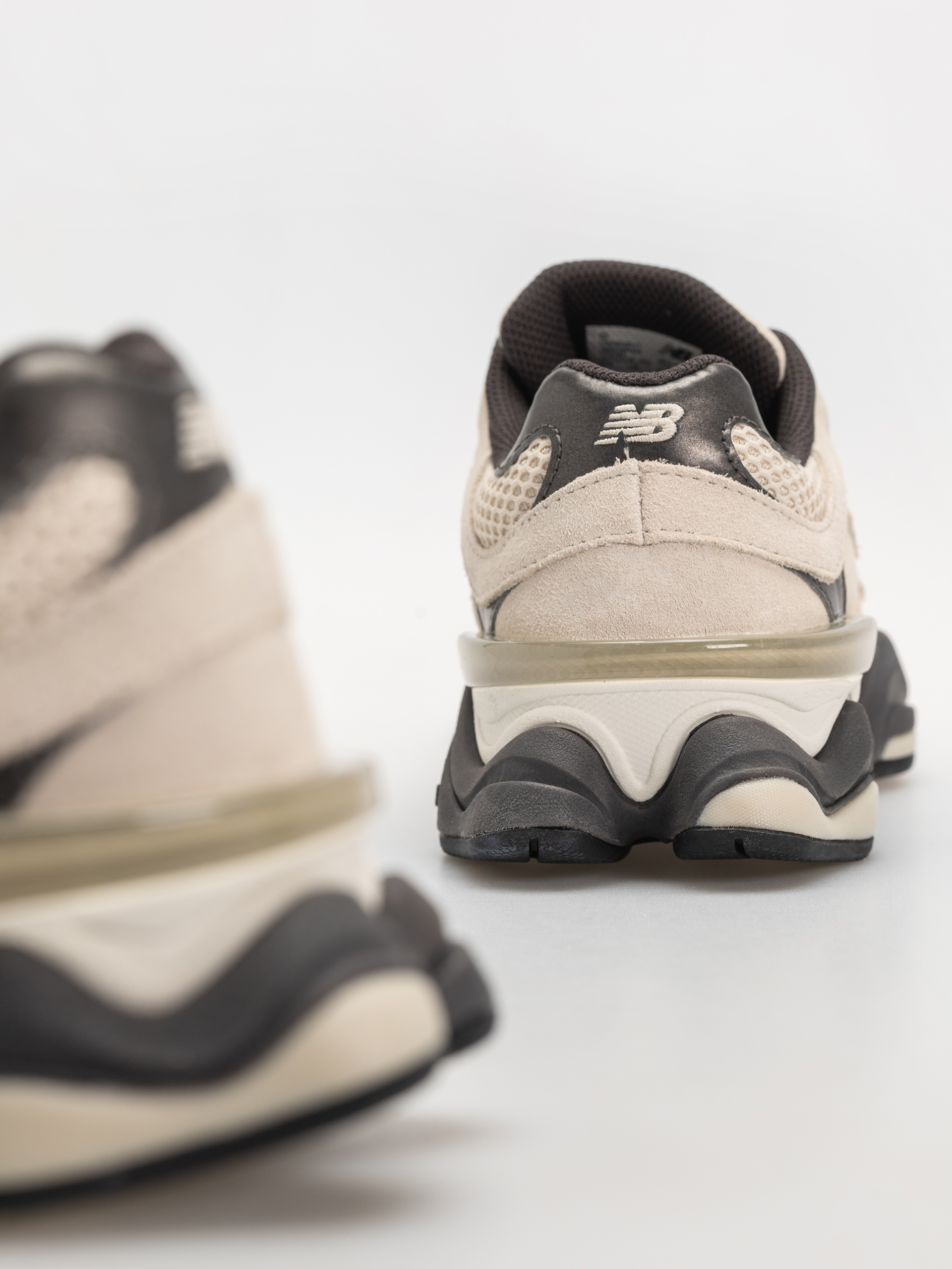 Boty New Balance 9060 (timberwolf/black cement)