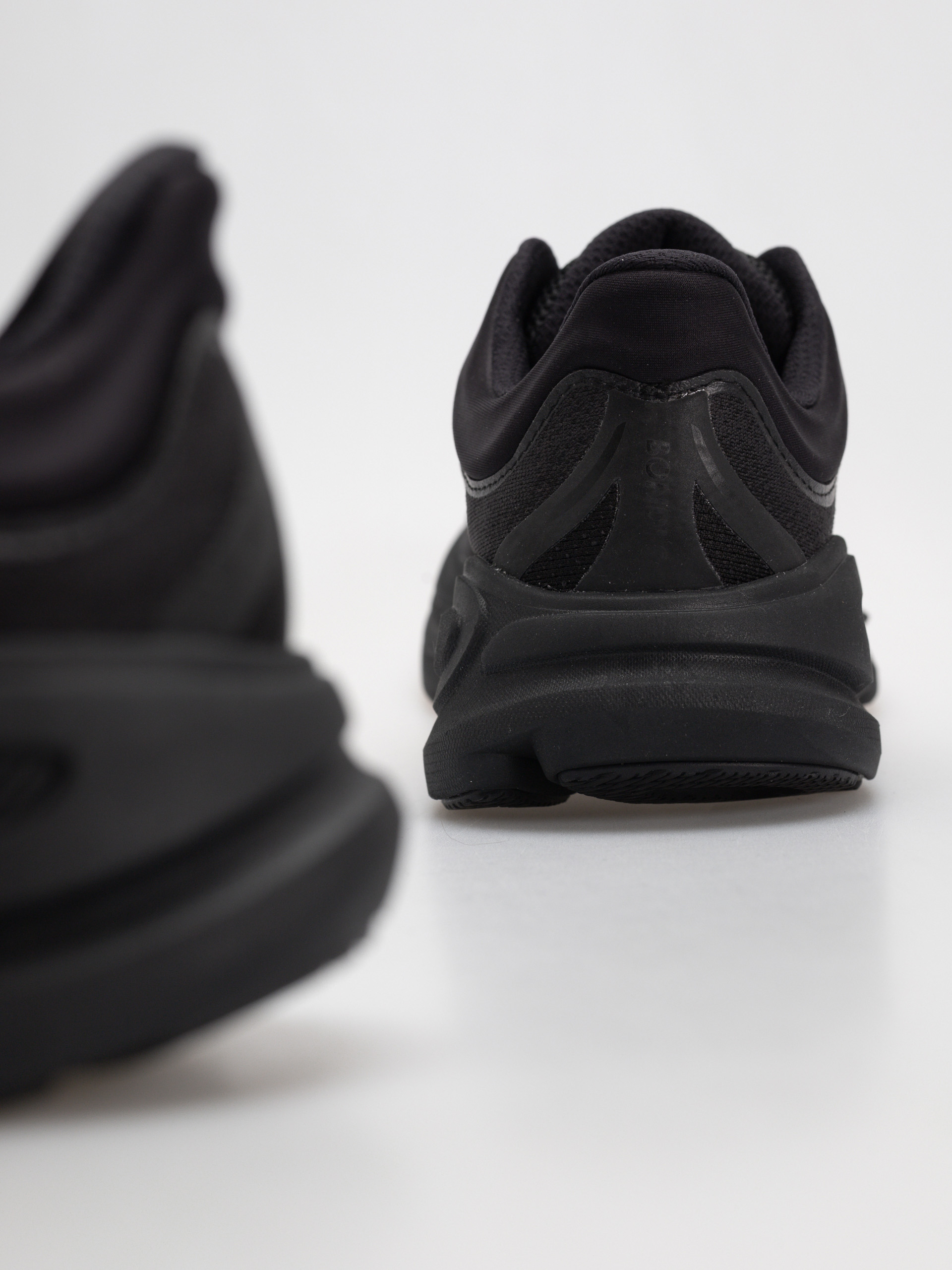 Boty Hoka Bondi 9 Wmn (black/black)