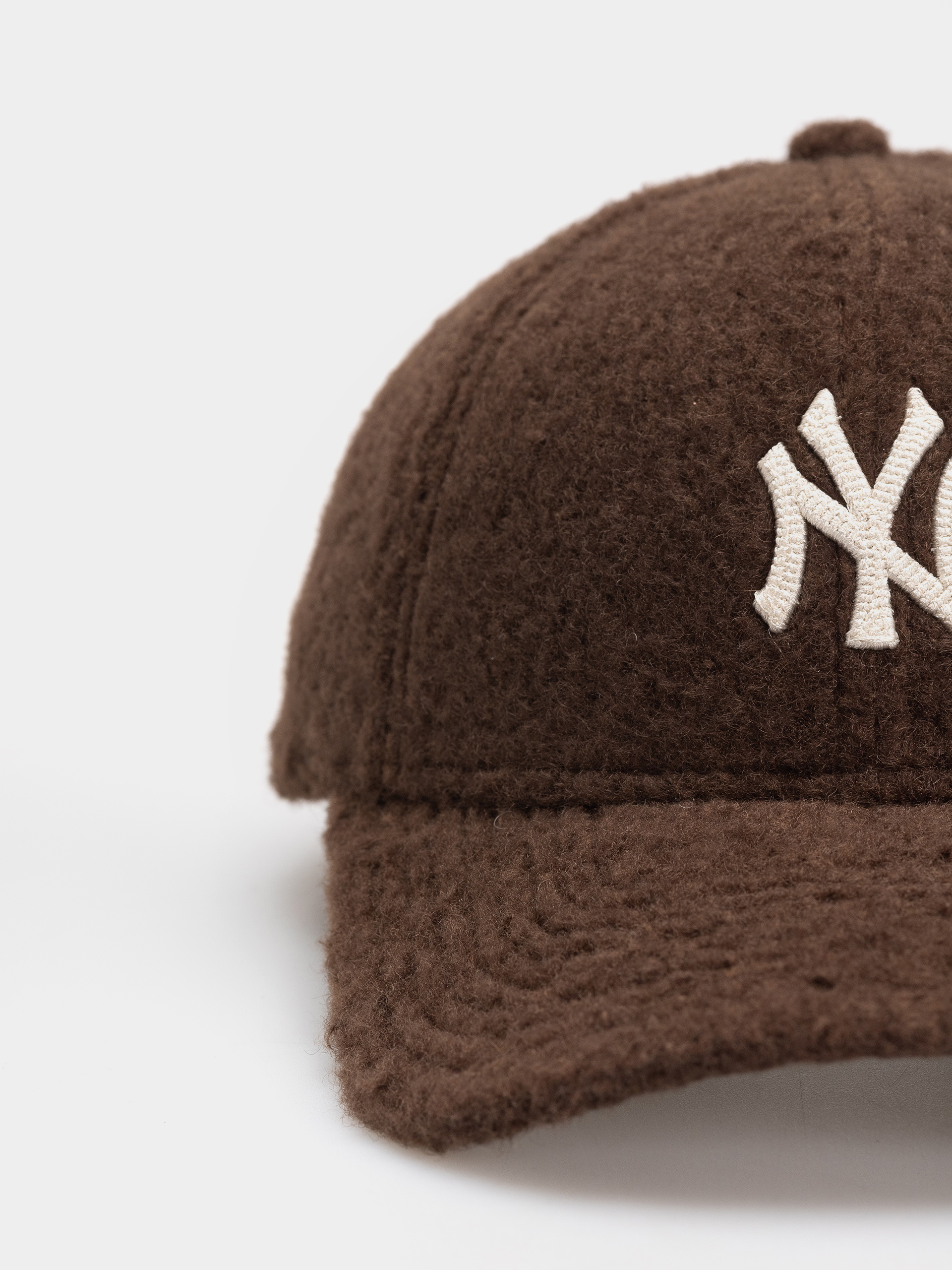 Kšiltovka  New Era Winter Borg 9Forty New York Yankees (brown)