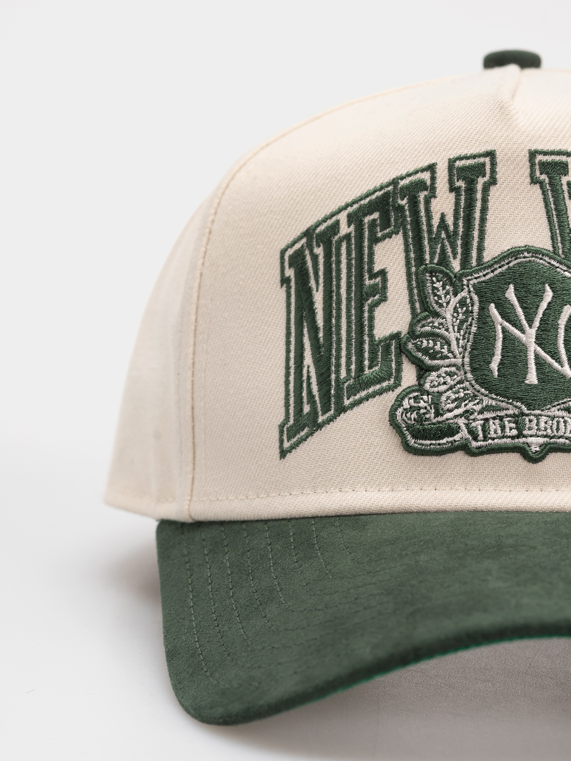 Kšiltovka  New Era Wordmark Suede Eframe New York Yankees (light cream/green)