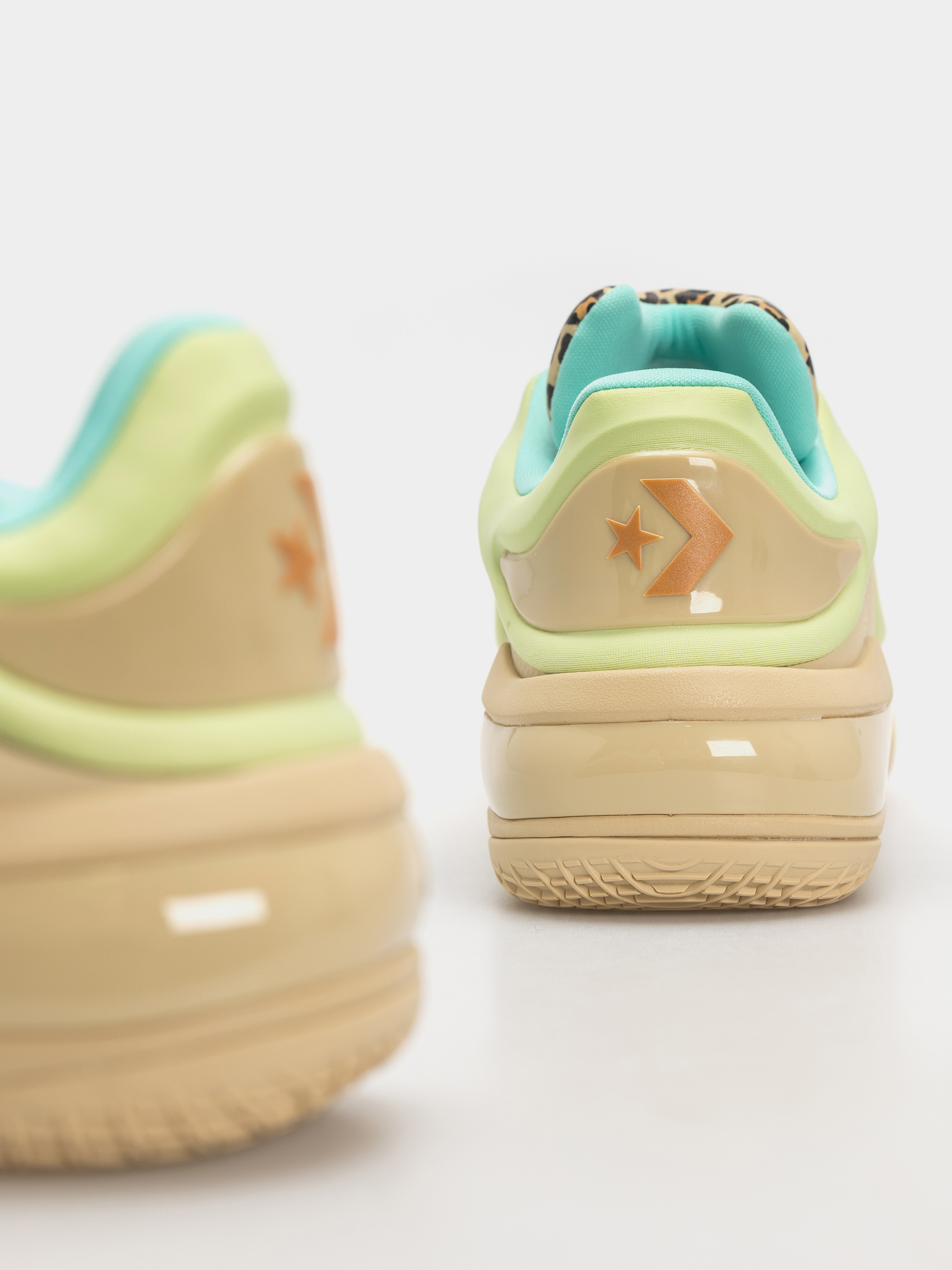 Boty Converse Shai 001 Lace Up Ox (last straw)