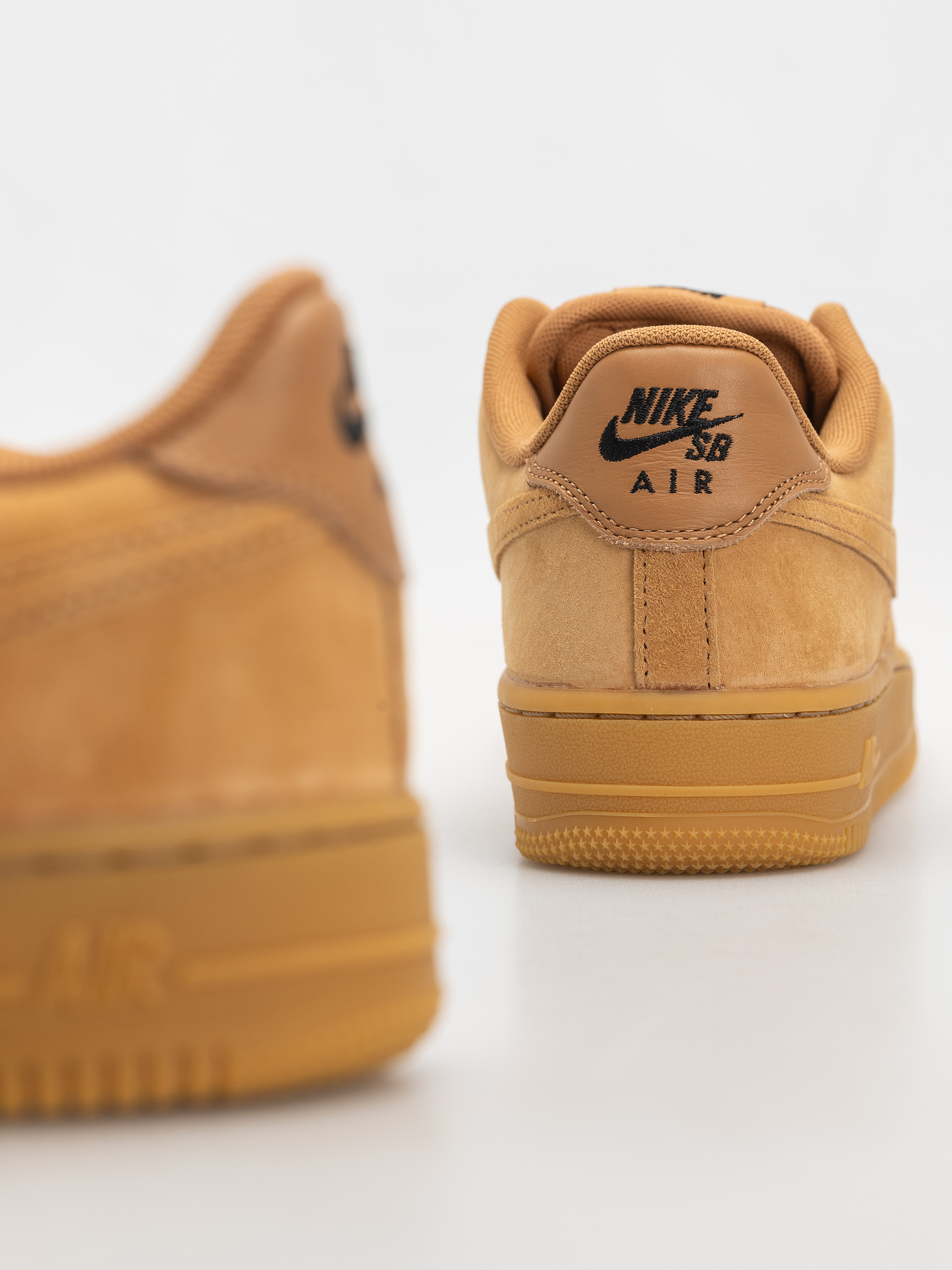 Boty Nike SB Air Force 1 (flax/flax/black/gum light brown)