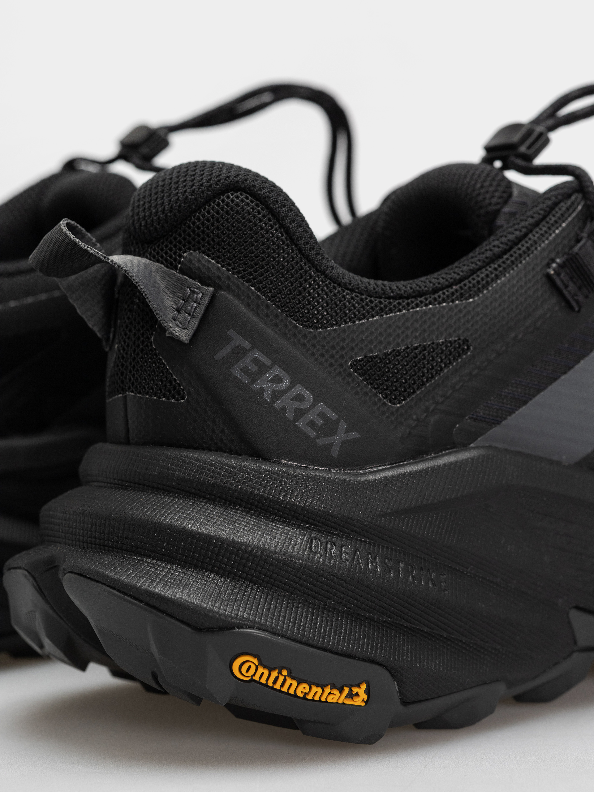 Boty adidas Terrex Freehiker Sl (cblack/gresix/gresix)