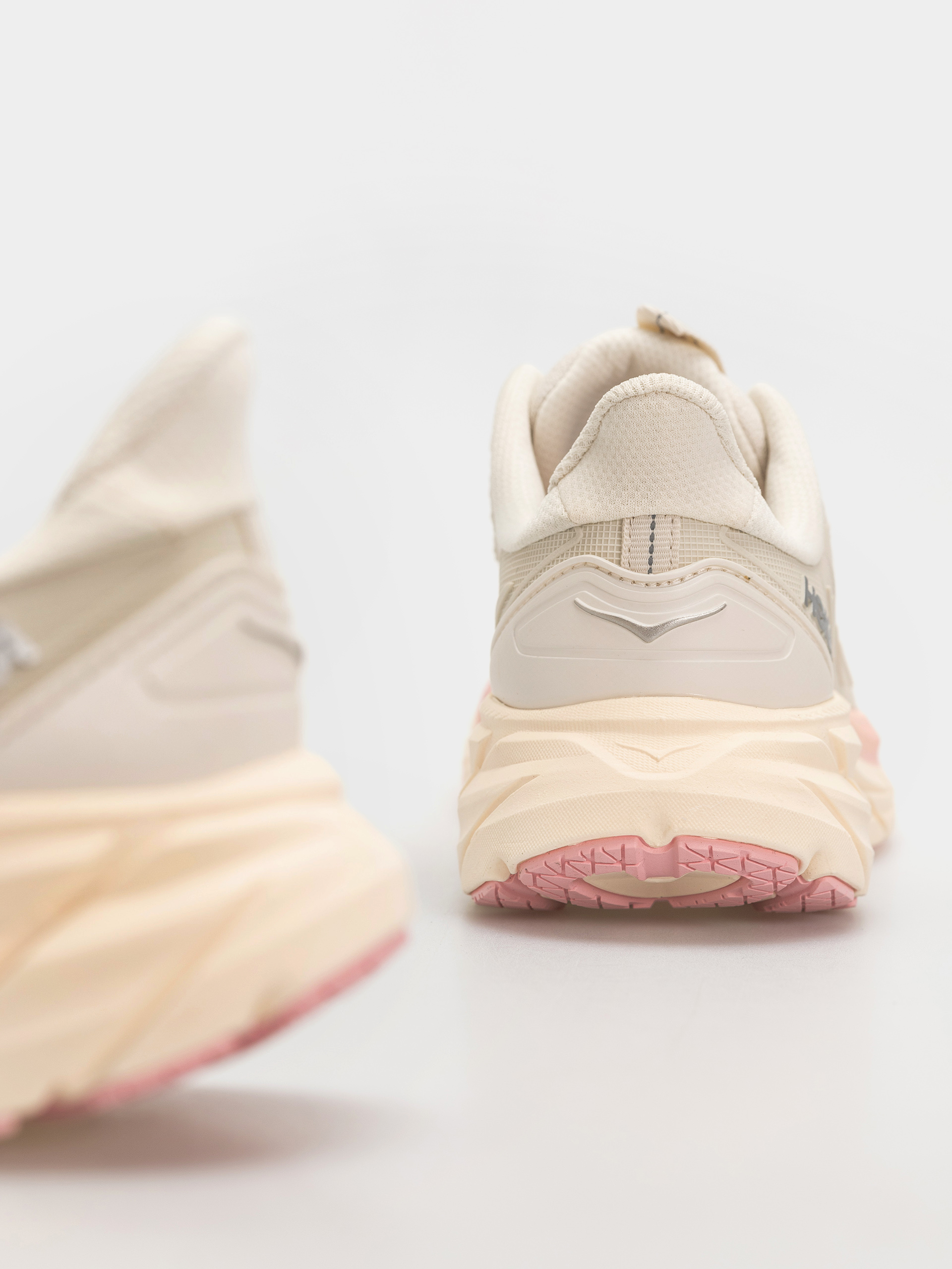 Boty Hoka Clifton UTL Wmn (alabaster/dewy pink)