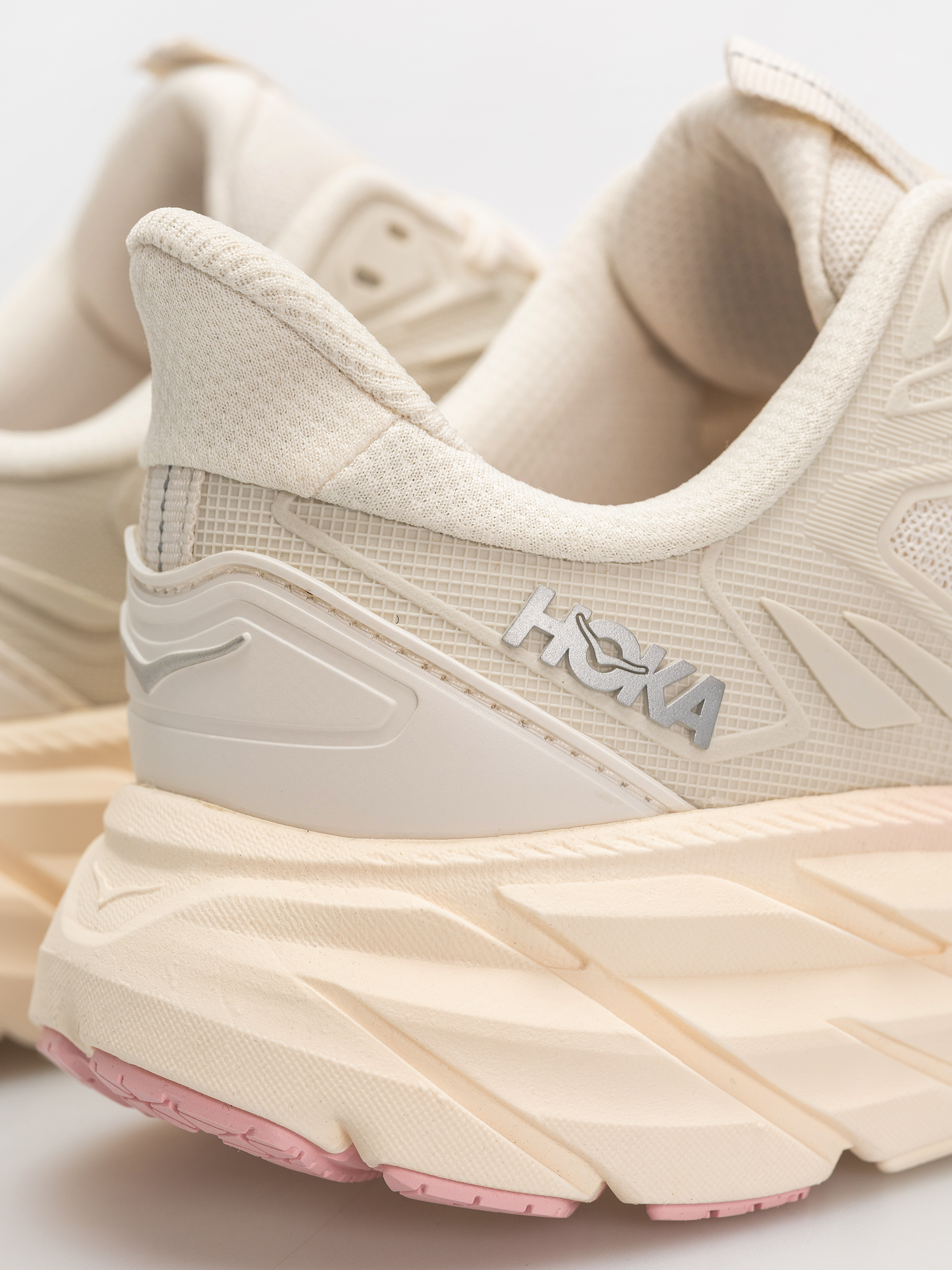 Boty Hoka Clifton UTL Wmn (alabaster/dewy pink)