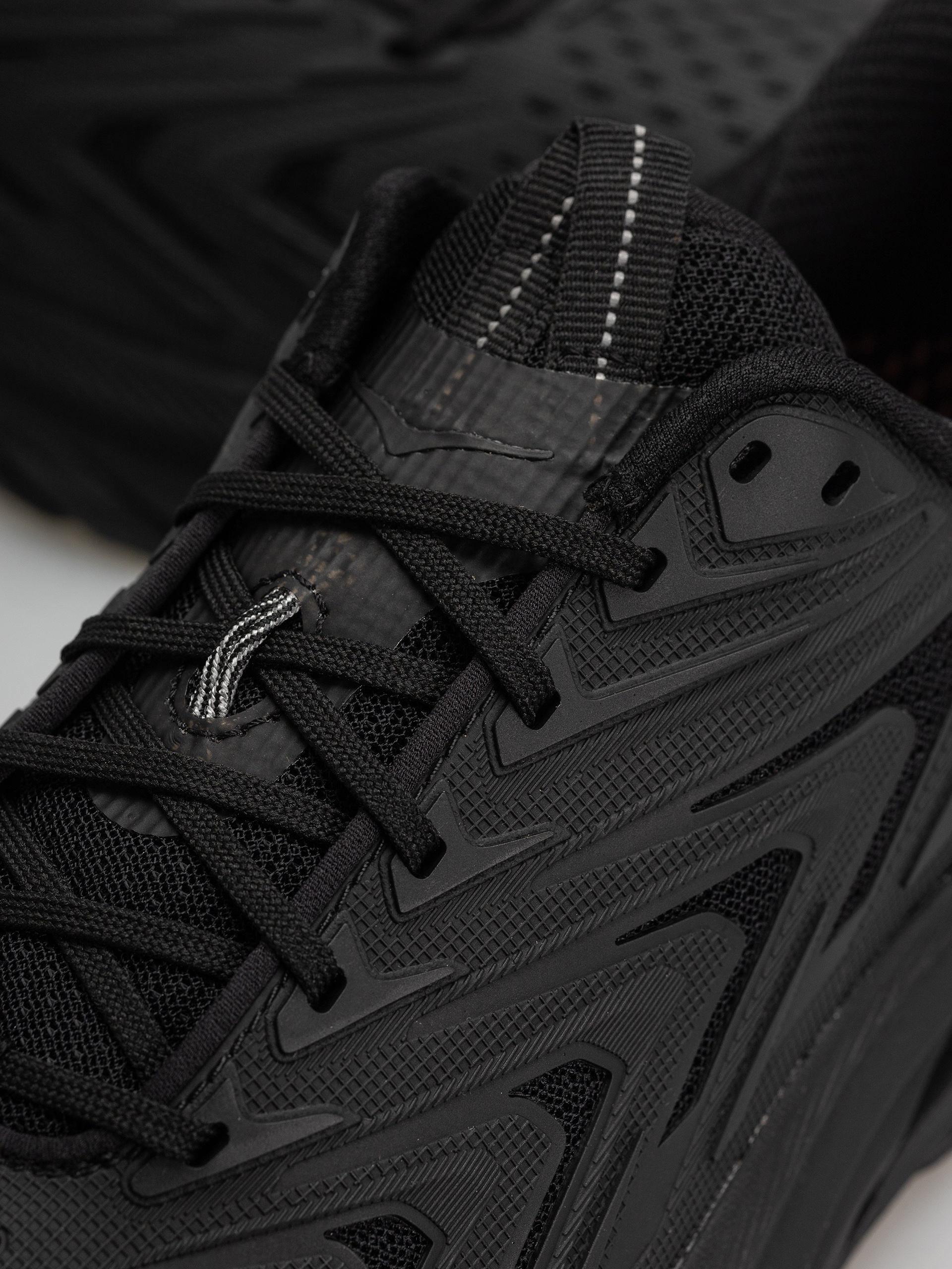 Boty Hoka Clifton UTL (black/black)
