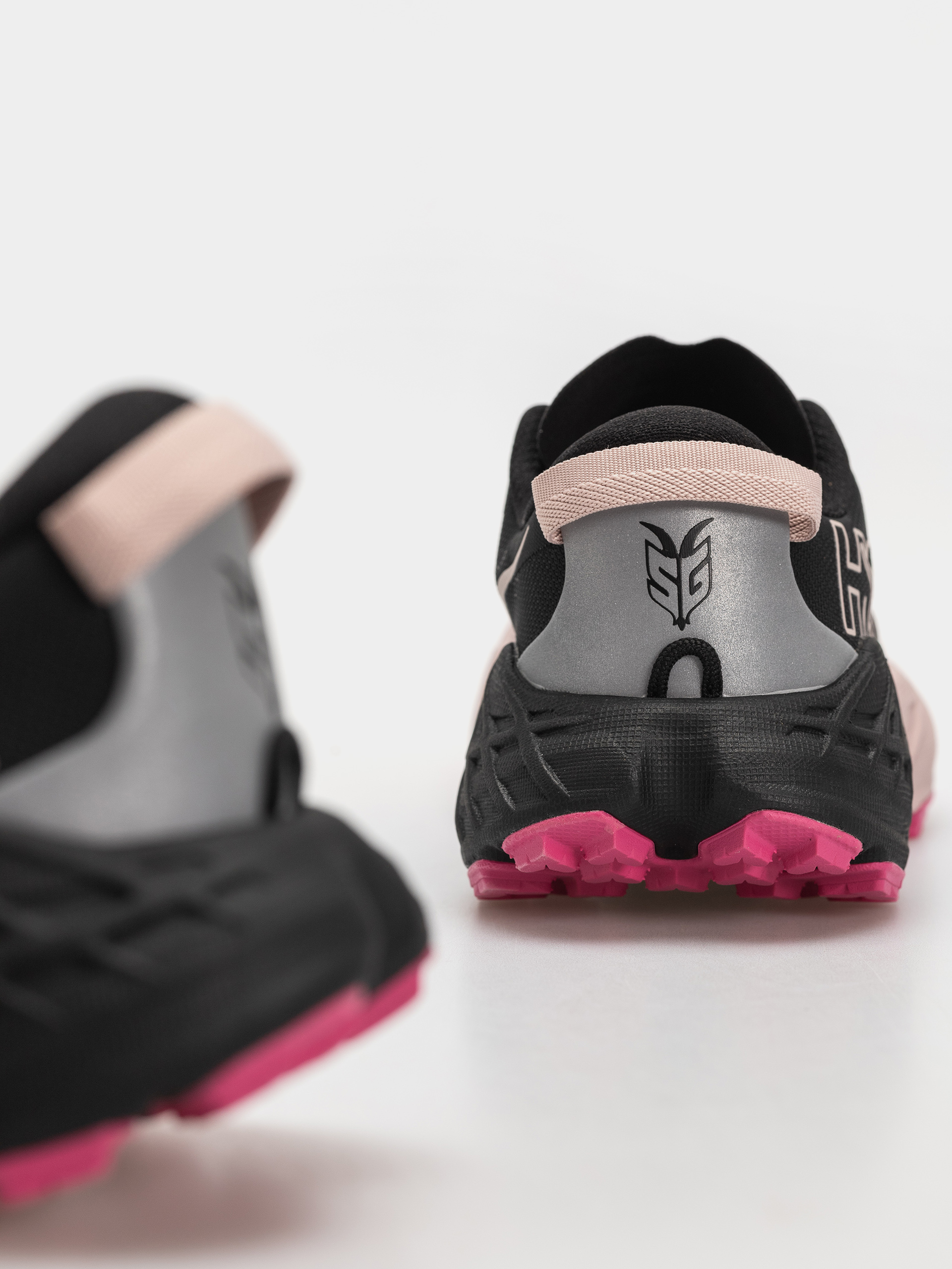 Boty Hoka Speedgoat 7 Wmn (black/pink opal)