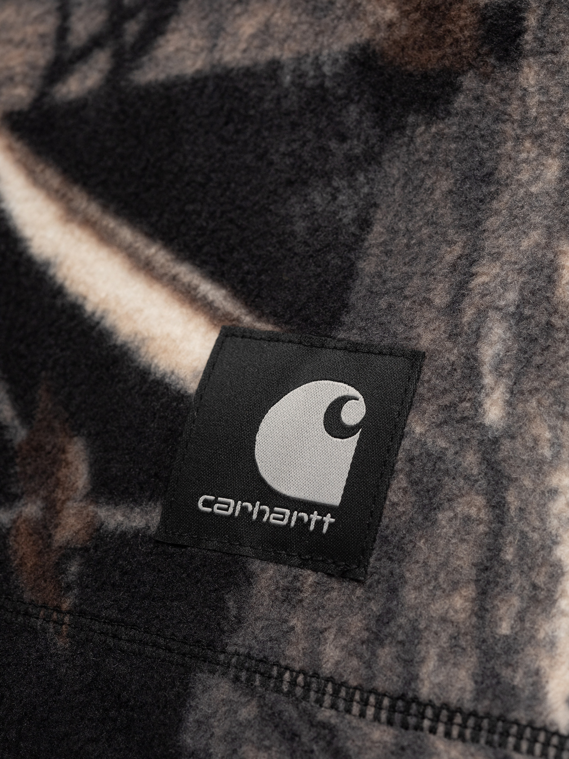 Šátek Carhartt WIP Blevin (camo feather tree black)