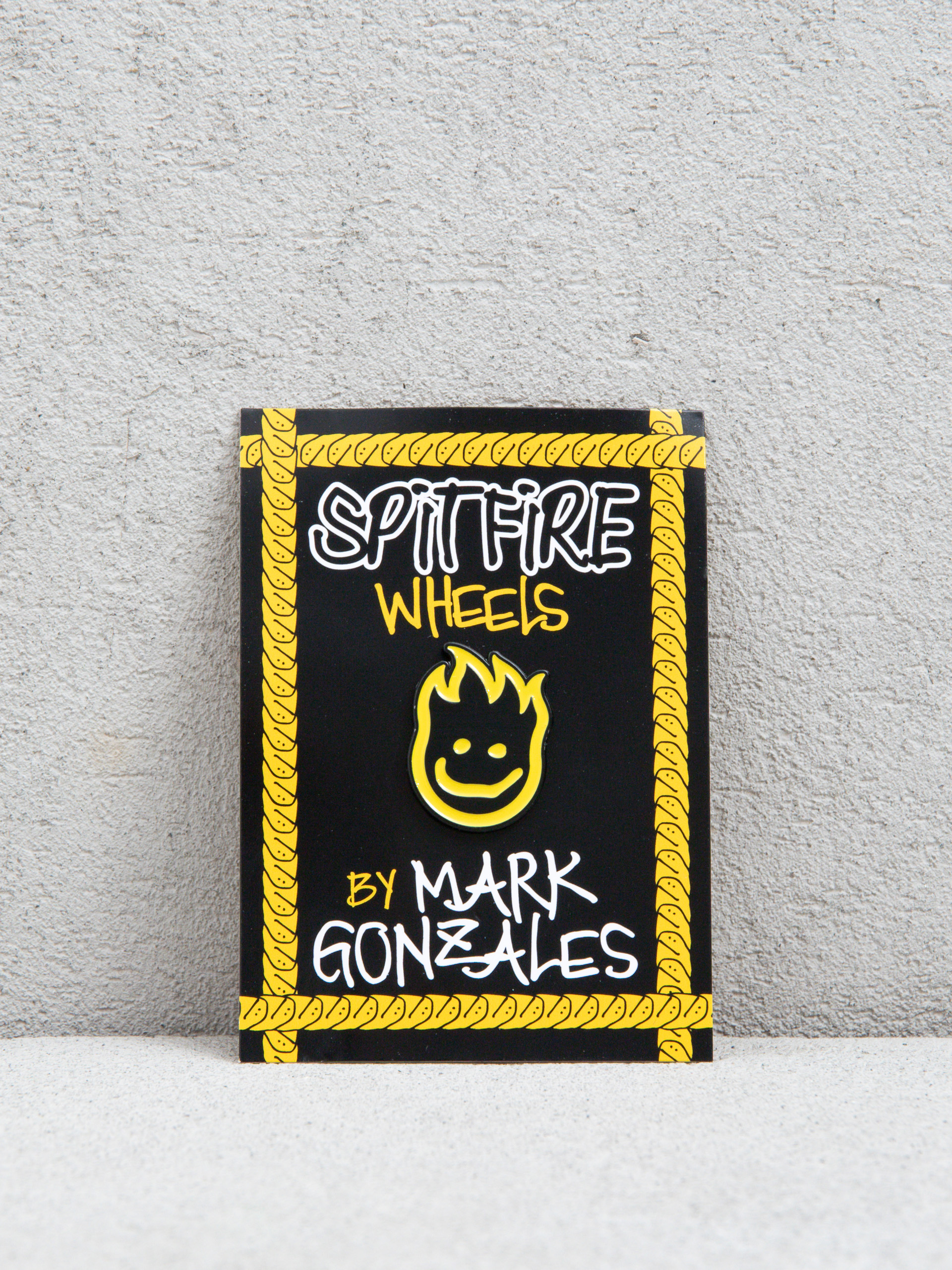 Špendlík s logem Spitfire X Gonz Big Head Pin (black/yellow)