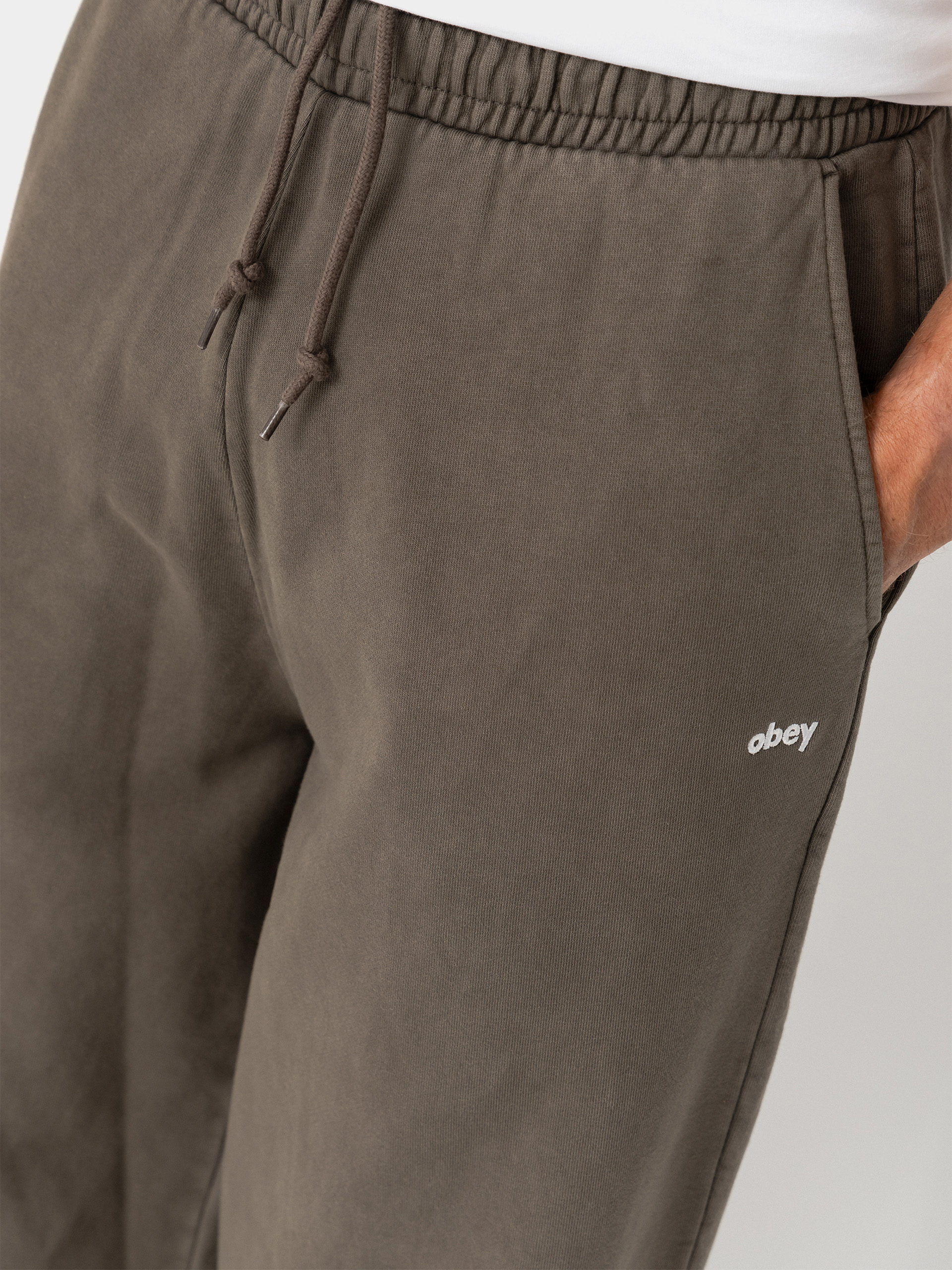 Kalhoty OBEY Lowercase Pigment Straight (pigment black olive)