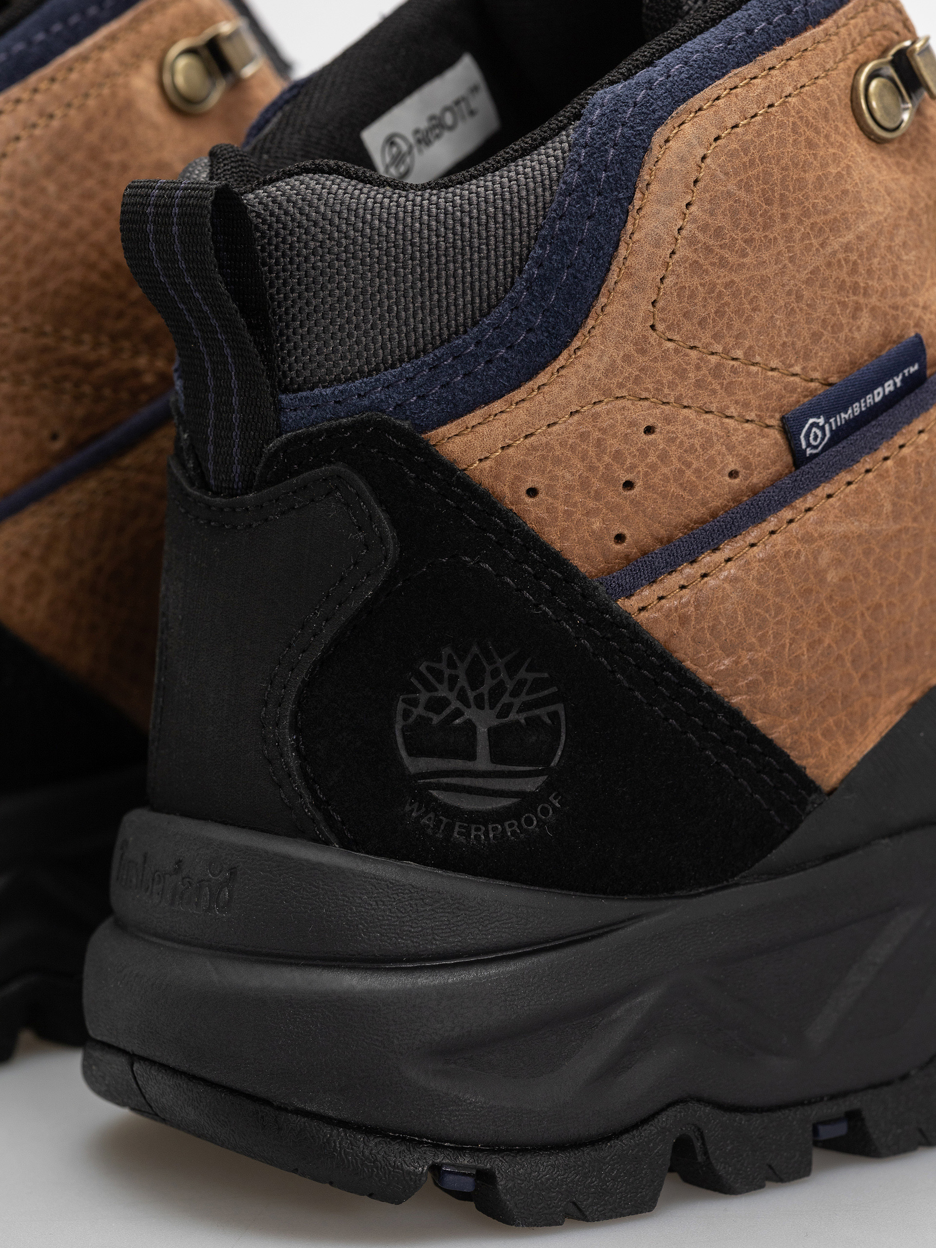 Zimní boty Timberland Mt Maddsen 2.0 Mid Lc (medium brown suede)