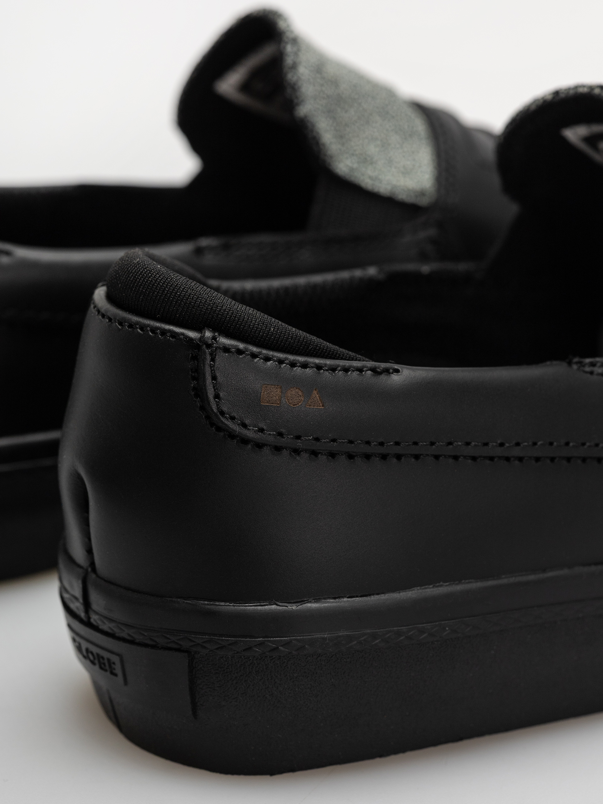 Boty Globe Liaizon (black/stingray)