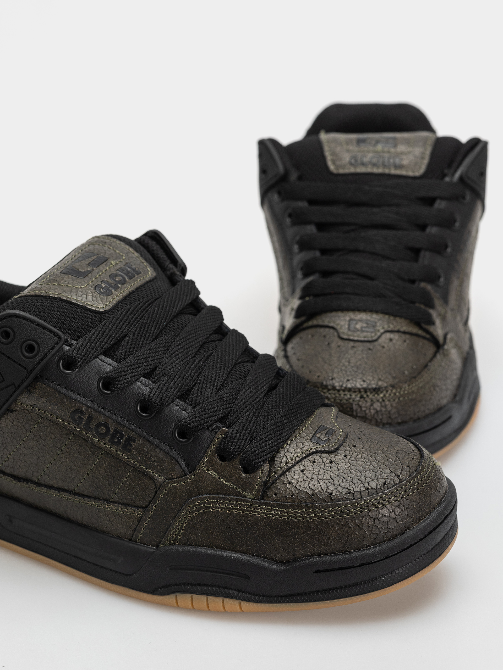 Boty Globe Tilt (distressed leather)