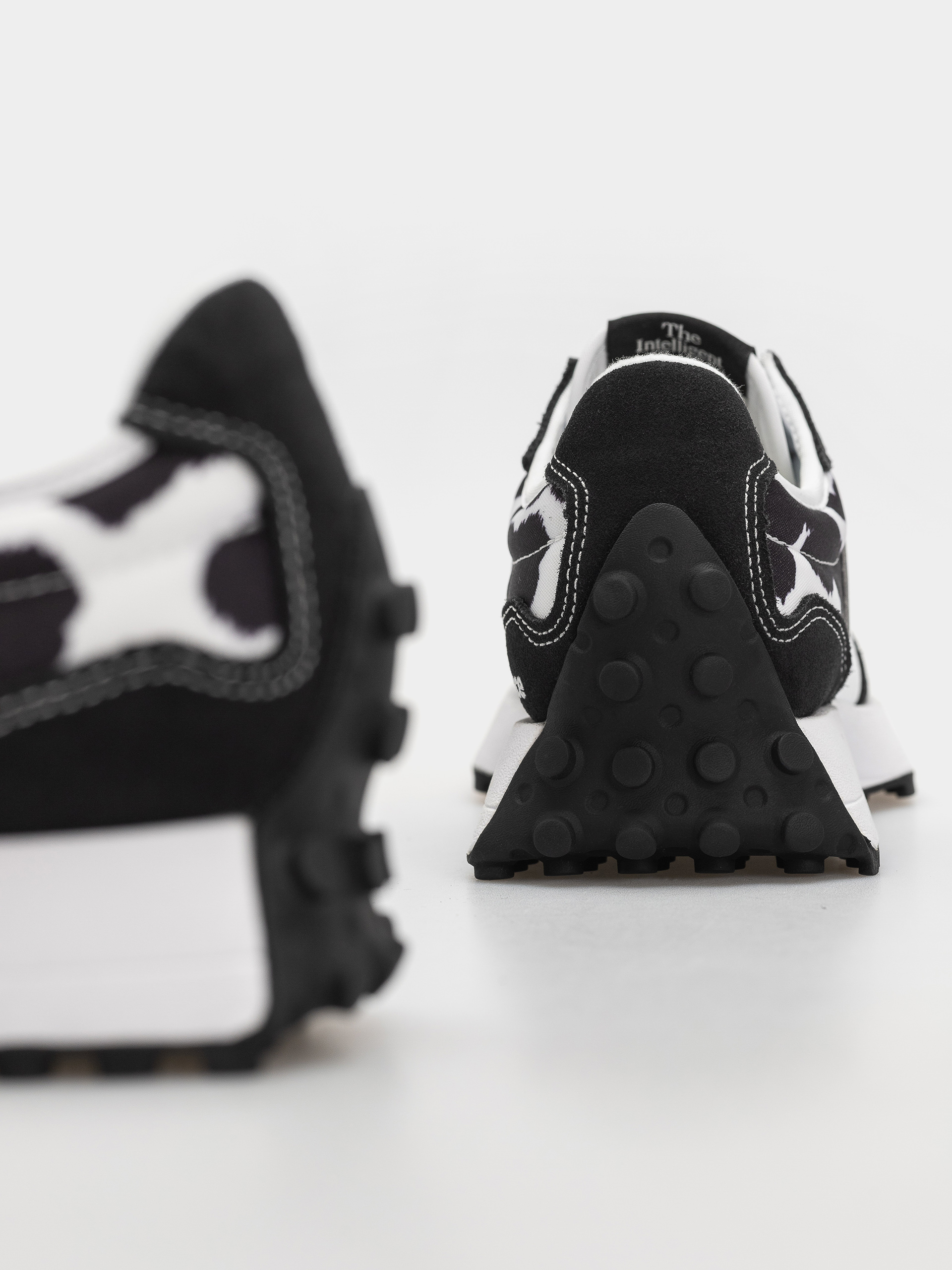 Boty New Balance 327 Wmn (breakfast tea/pumpernickel/sea salt)