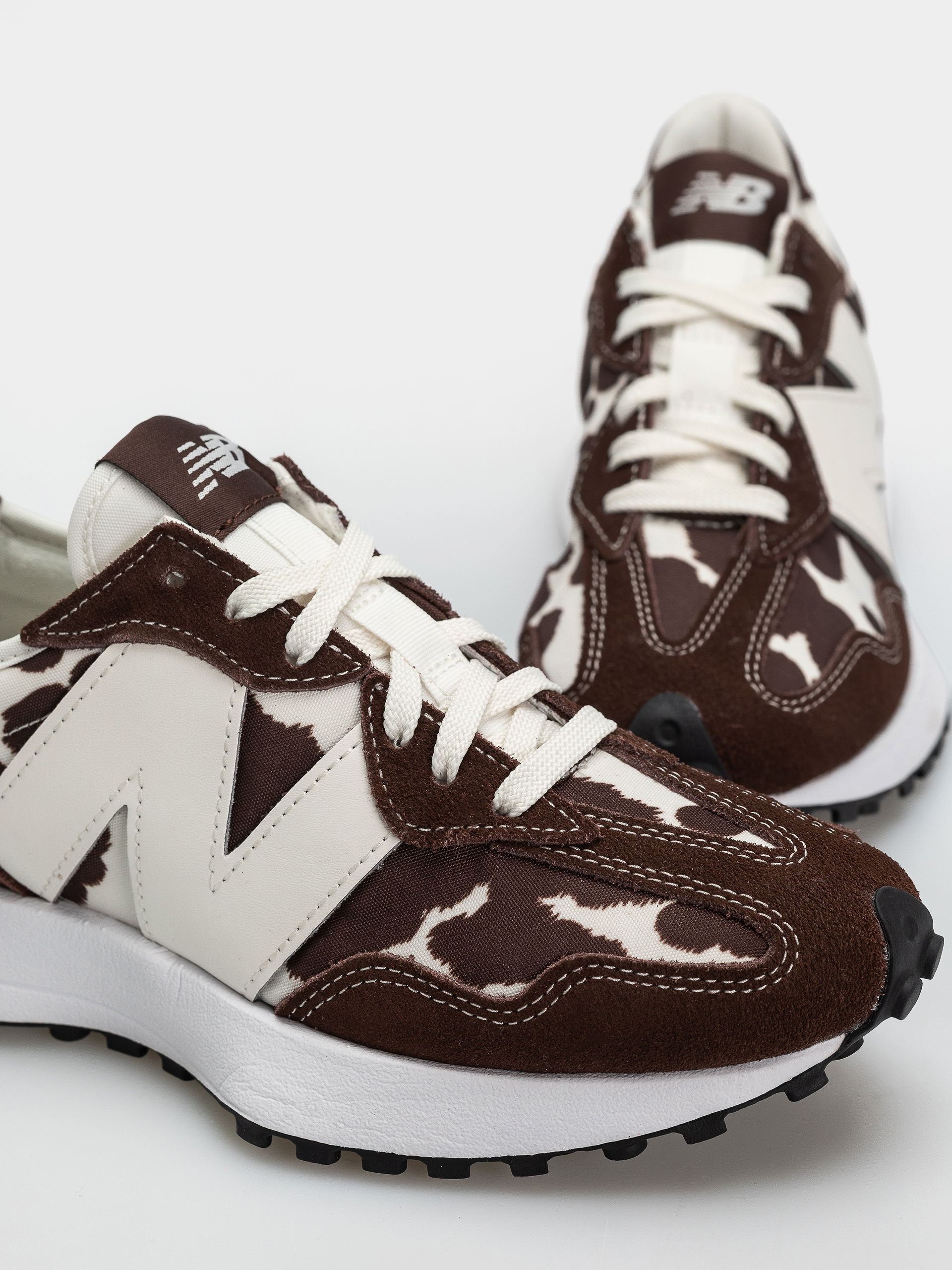 Boty New Balance 327 Wmn (pumpernickel/sea salt)