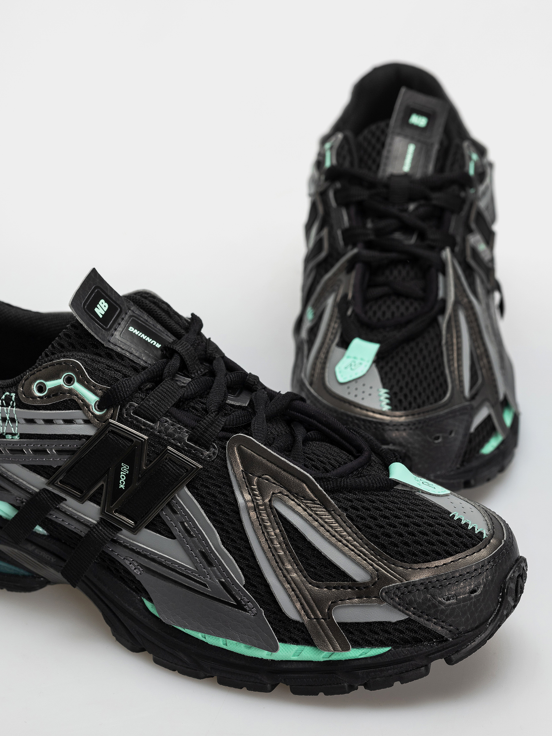 Boty New Balance 1906 (black/bright mint)