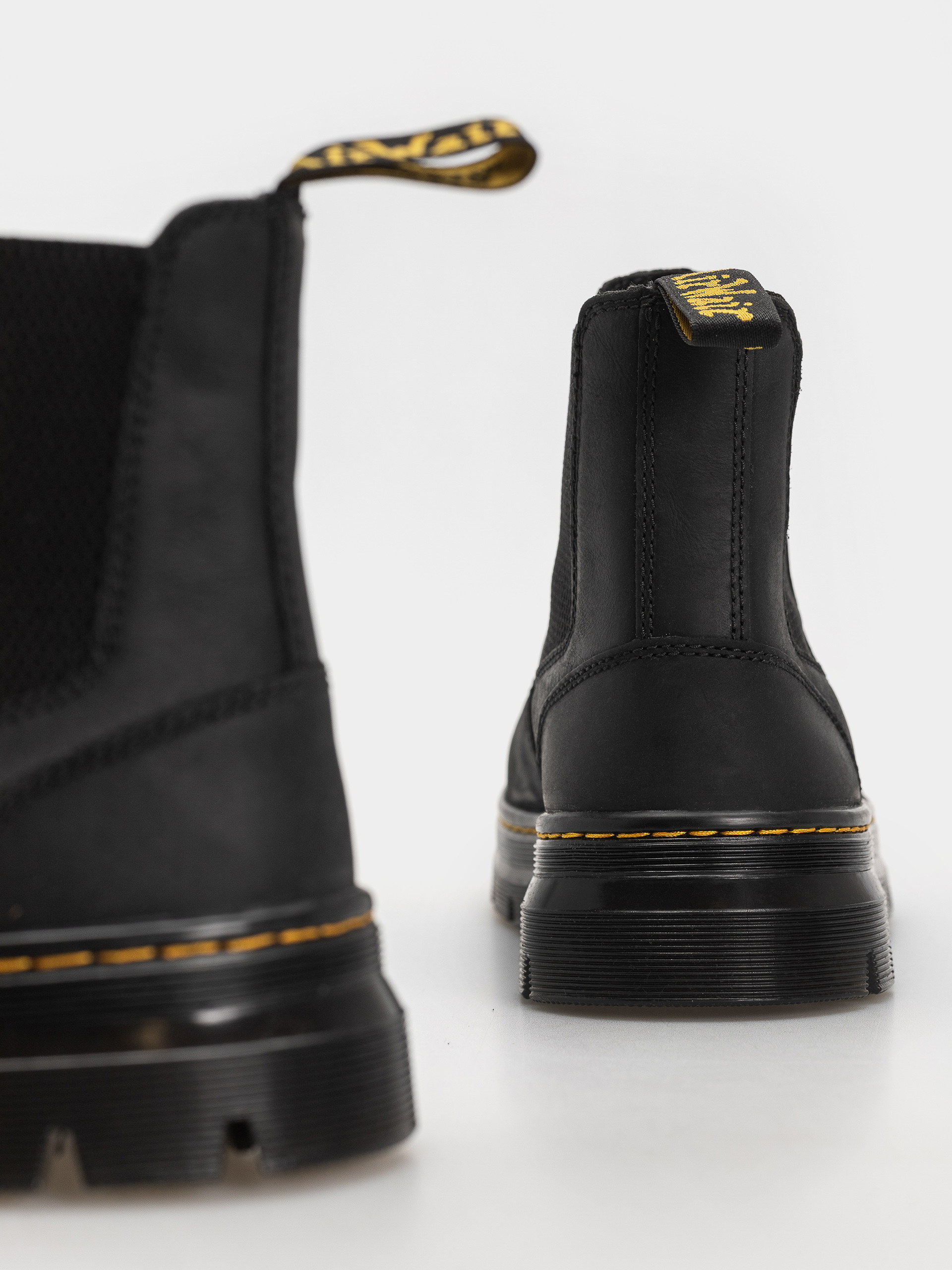 Boty Dr. Martens Embury (black)