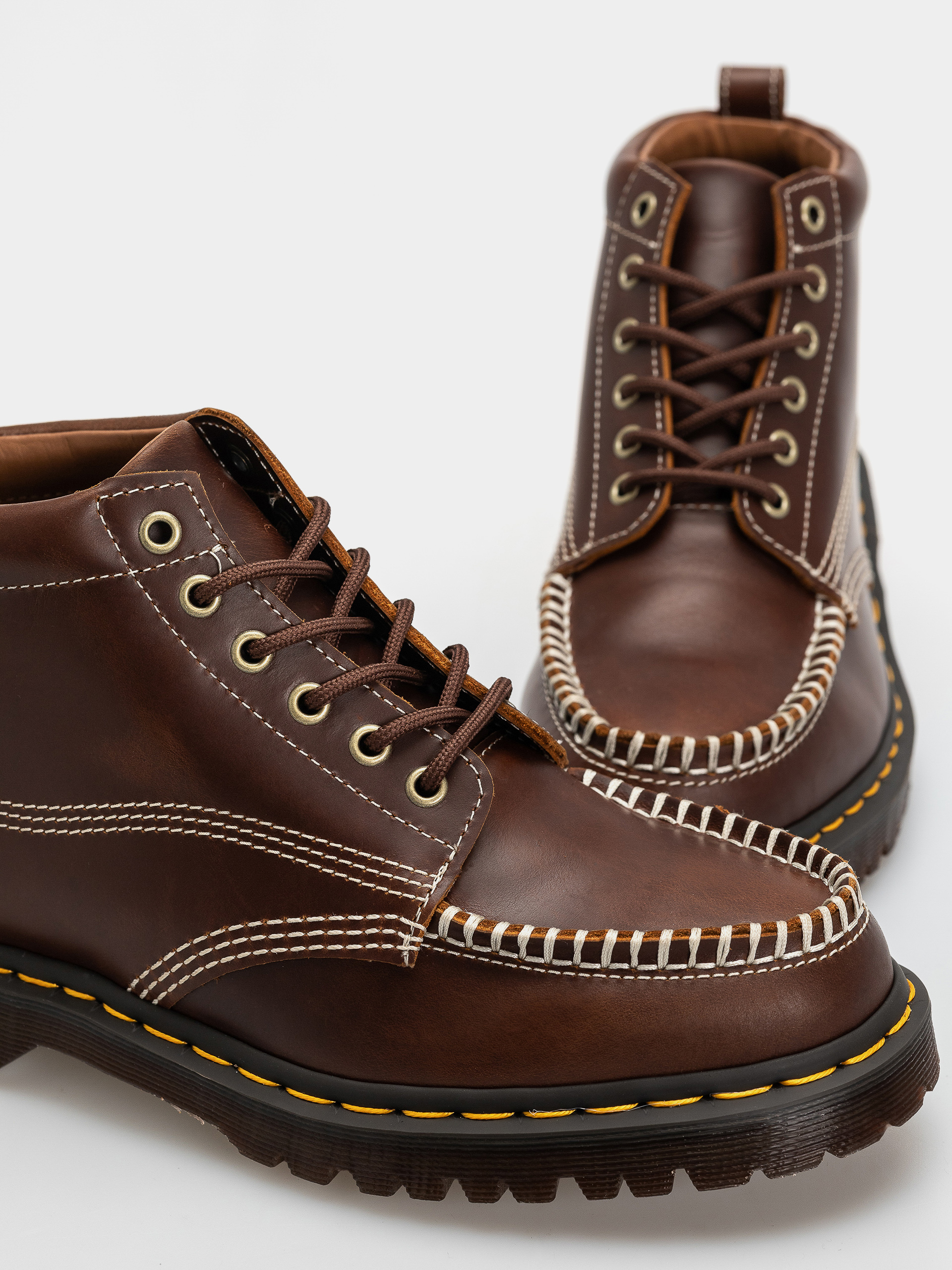 Boty Dr. Martens Lowell Chukka (butterscotch)