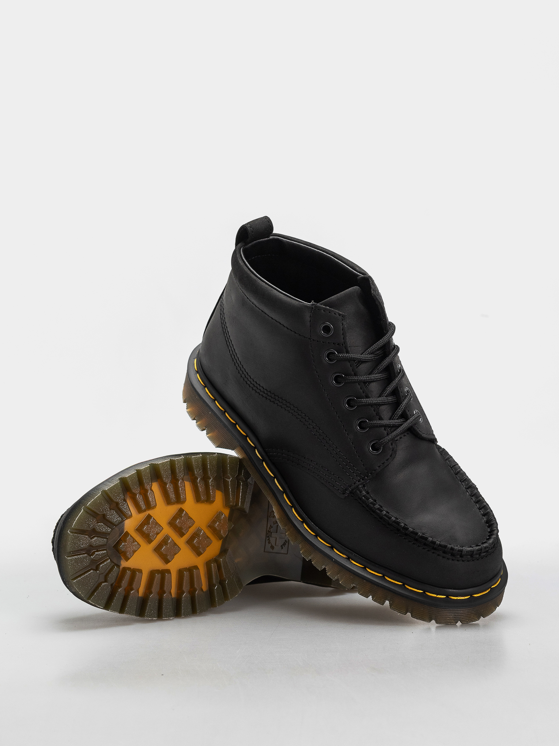 Boty Dr. Martens Lowell Chukka (black)
