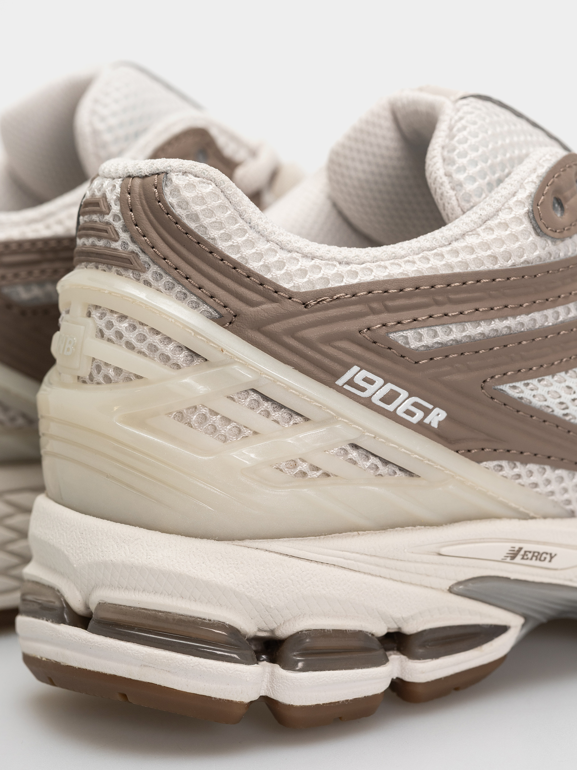 Boty New Balance 1906 (moonbeam/mushroom)
