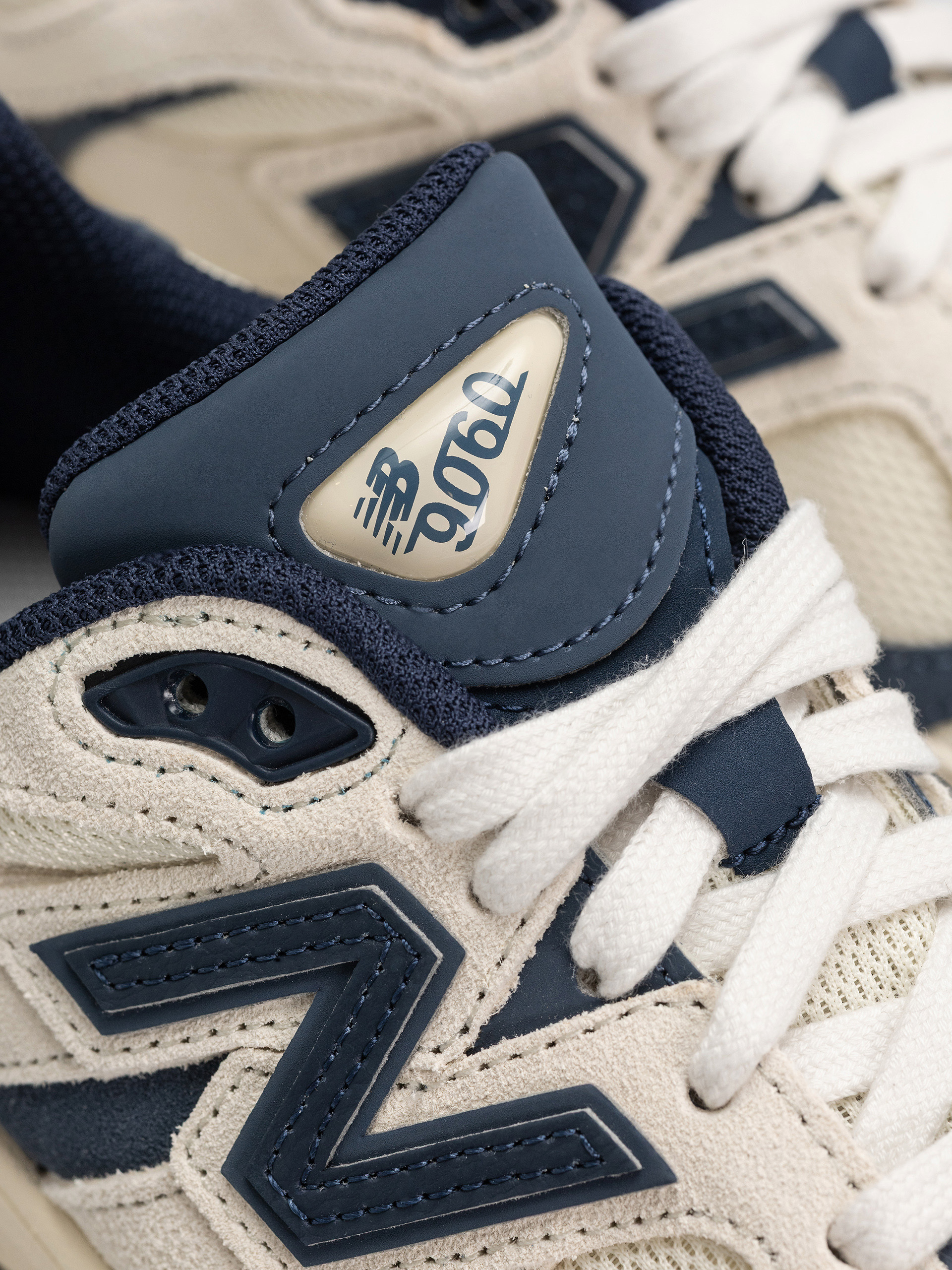 Boty New Balance 9060 JR (nb navy/linen)