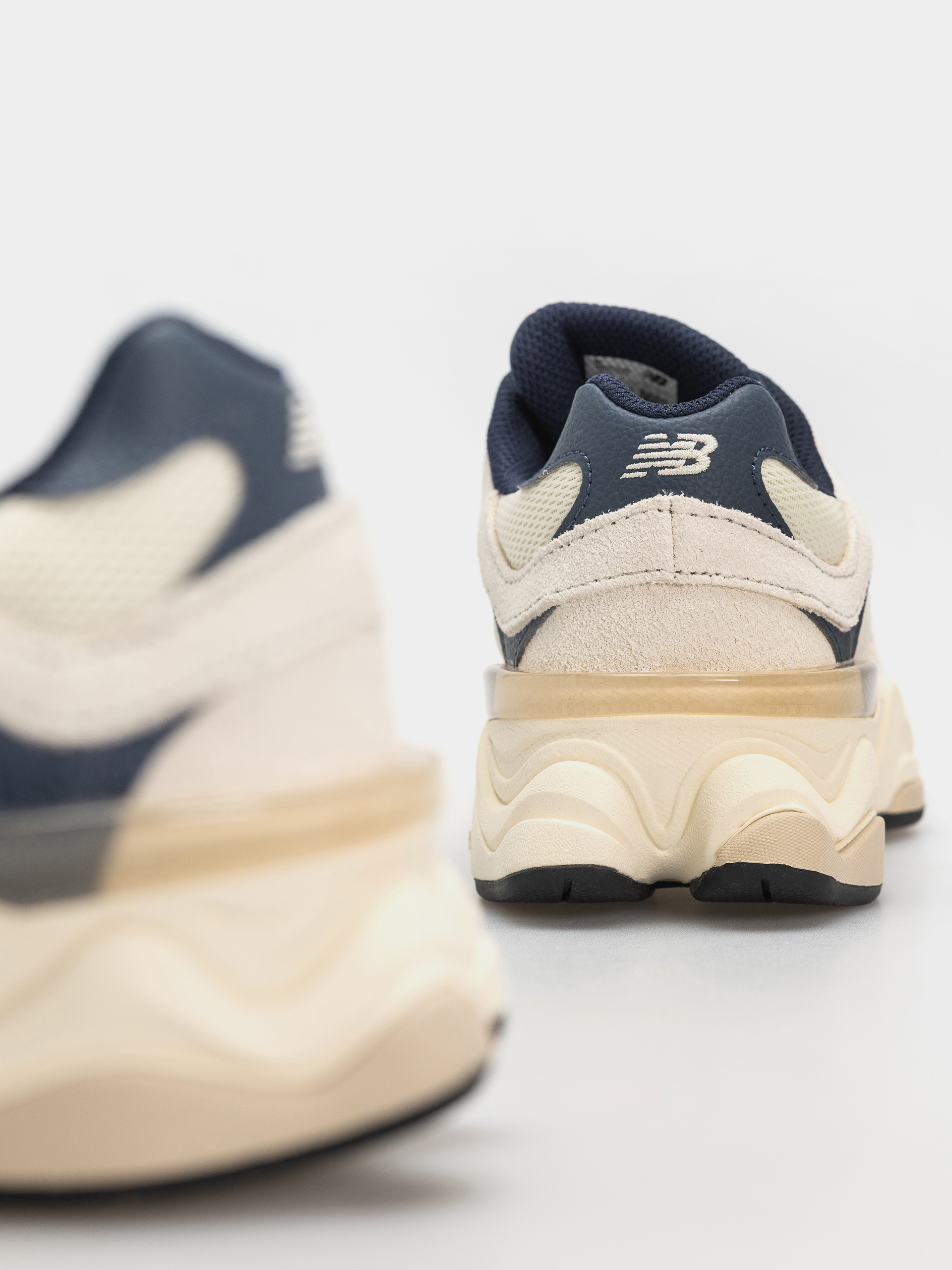 Boty New Balance 9060 JR (nb navy/linen)