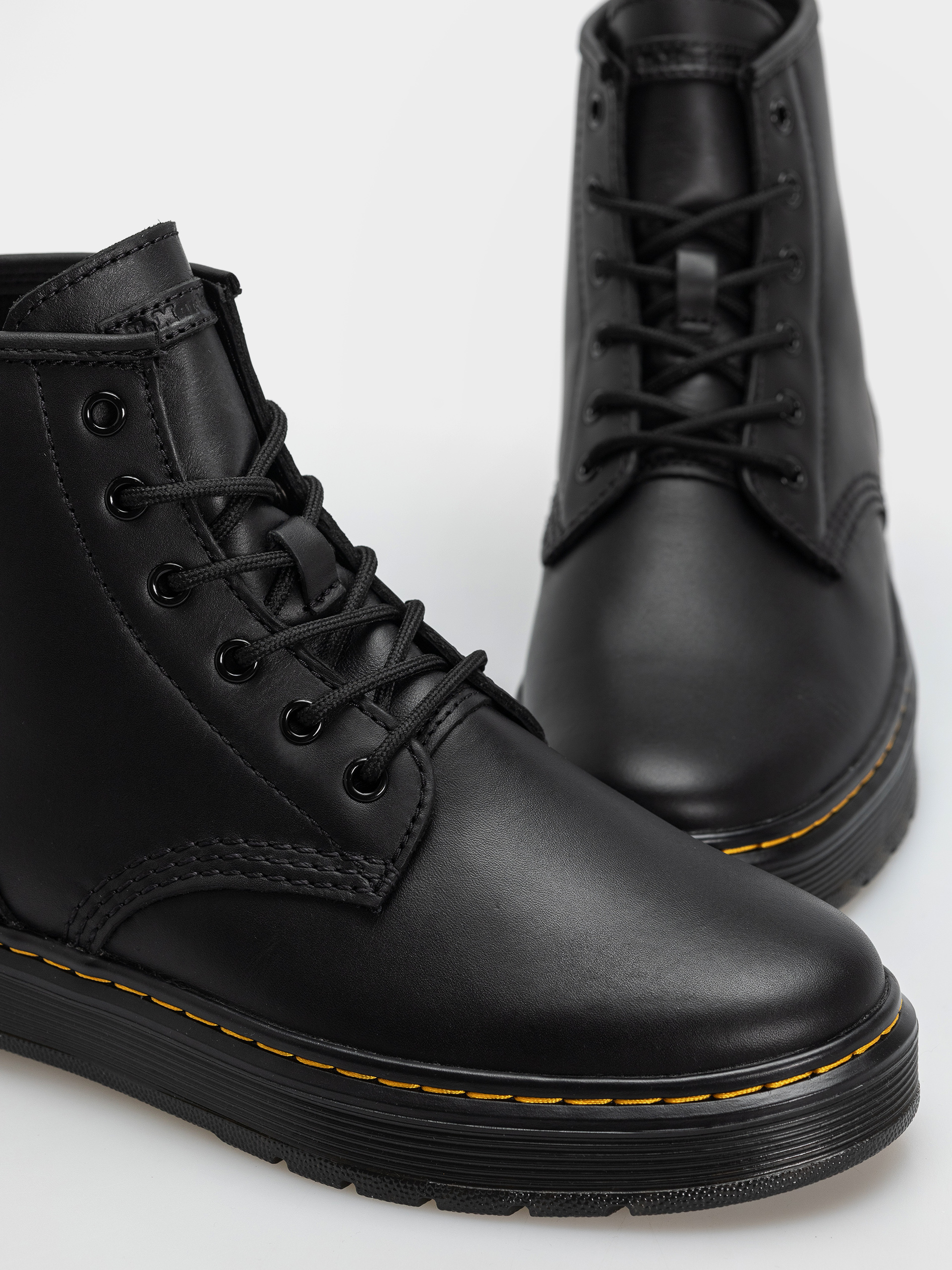 Boty Dr. Martens Brookline Chukka (black)