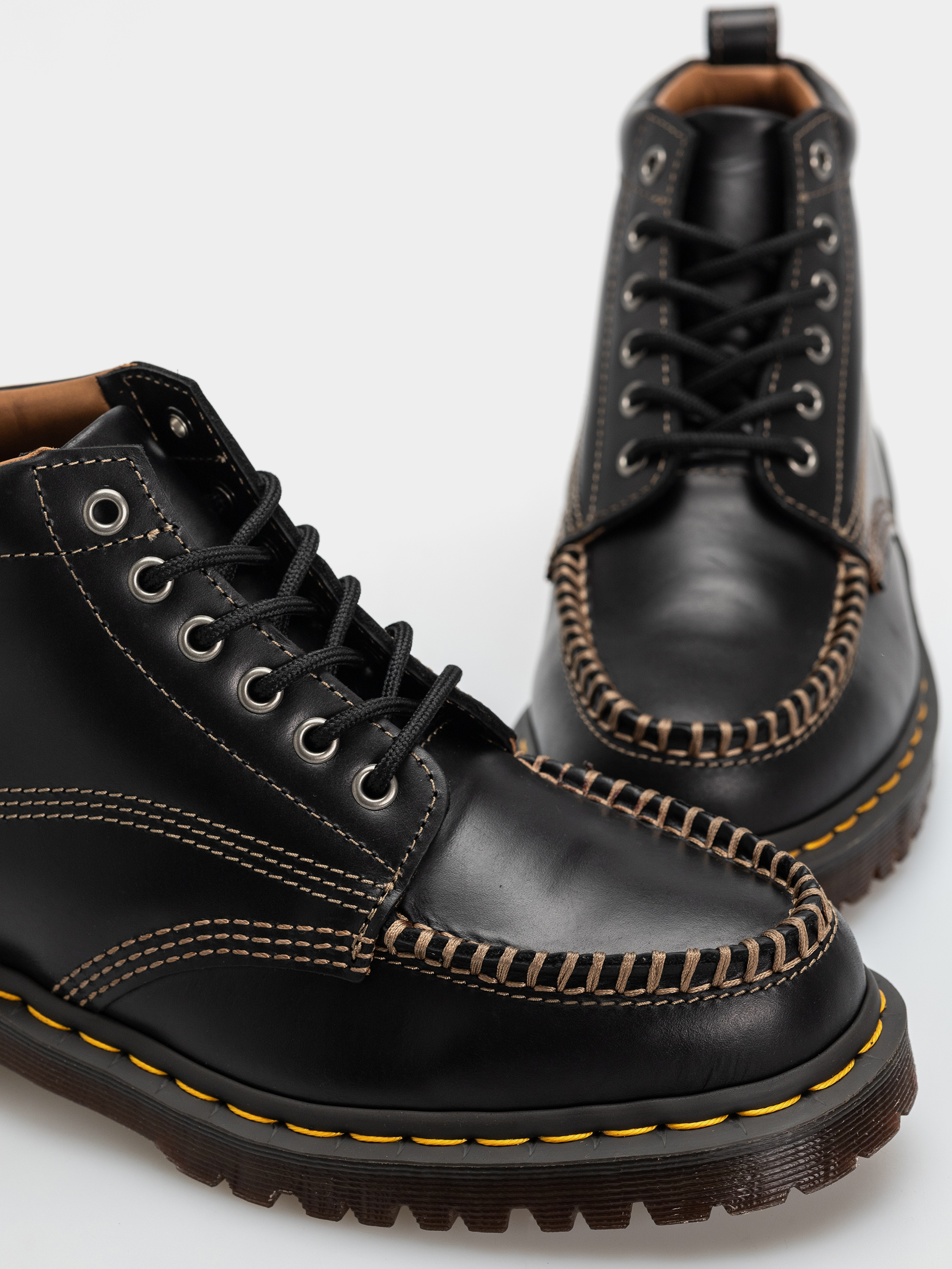 Boty Dr. Martens Lowell Chukka (black )