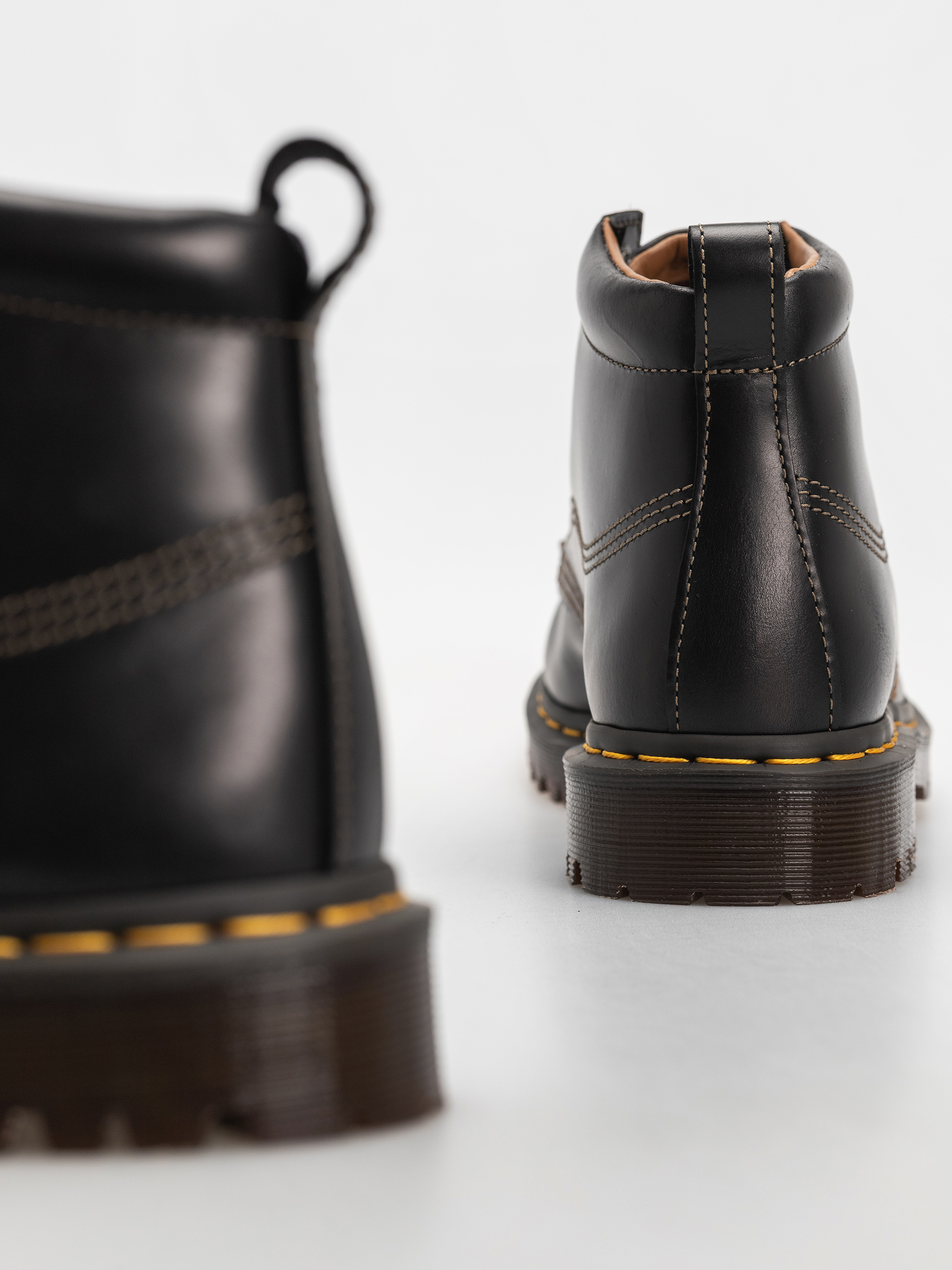 Boty Dr. Martens Lowell Chukka (black )