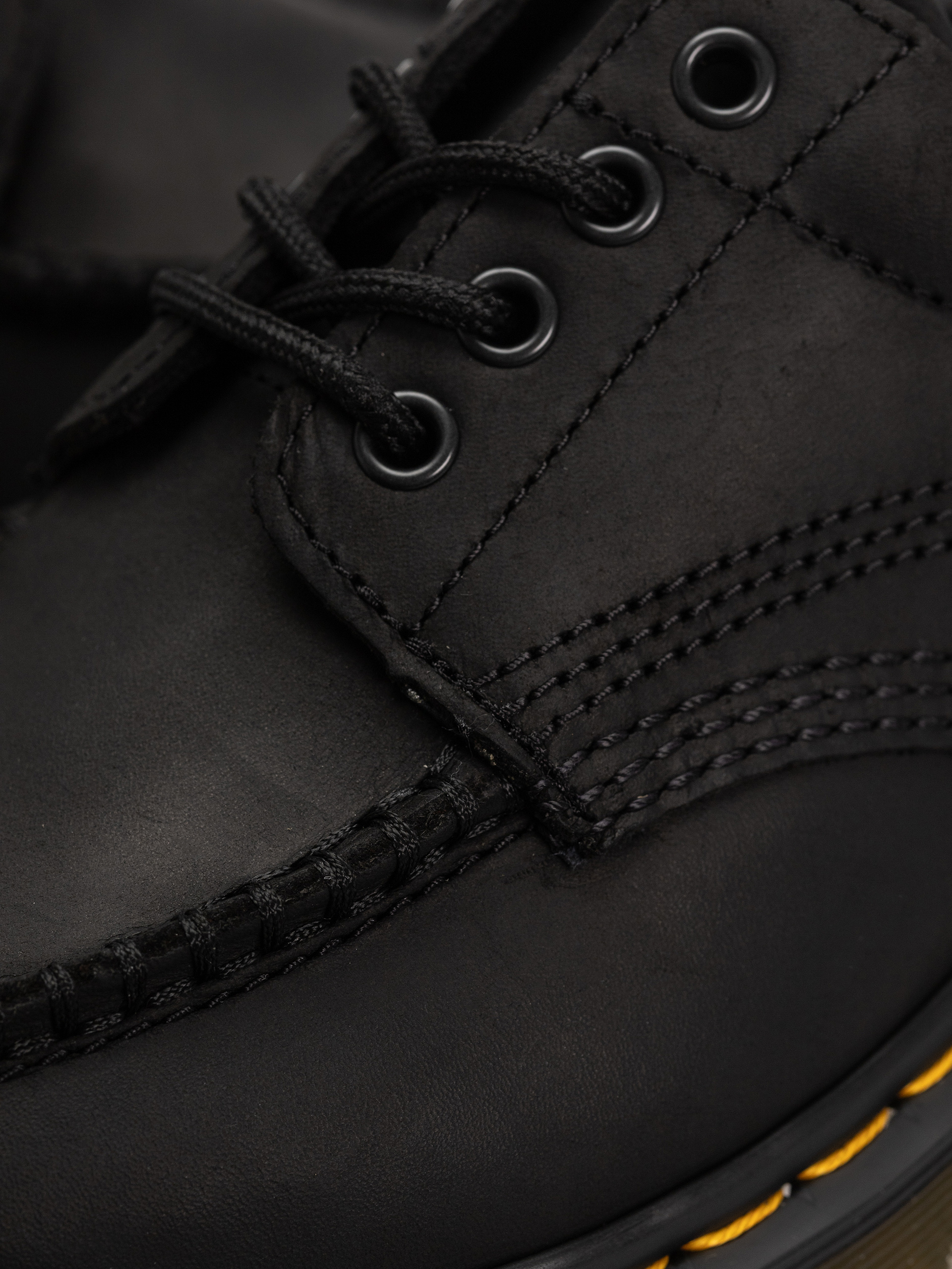 Boty Dr. Martens Lowell (black)