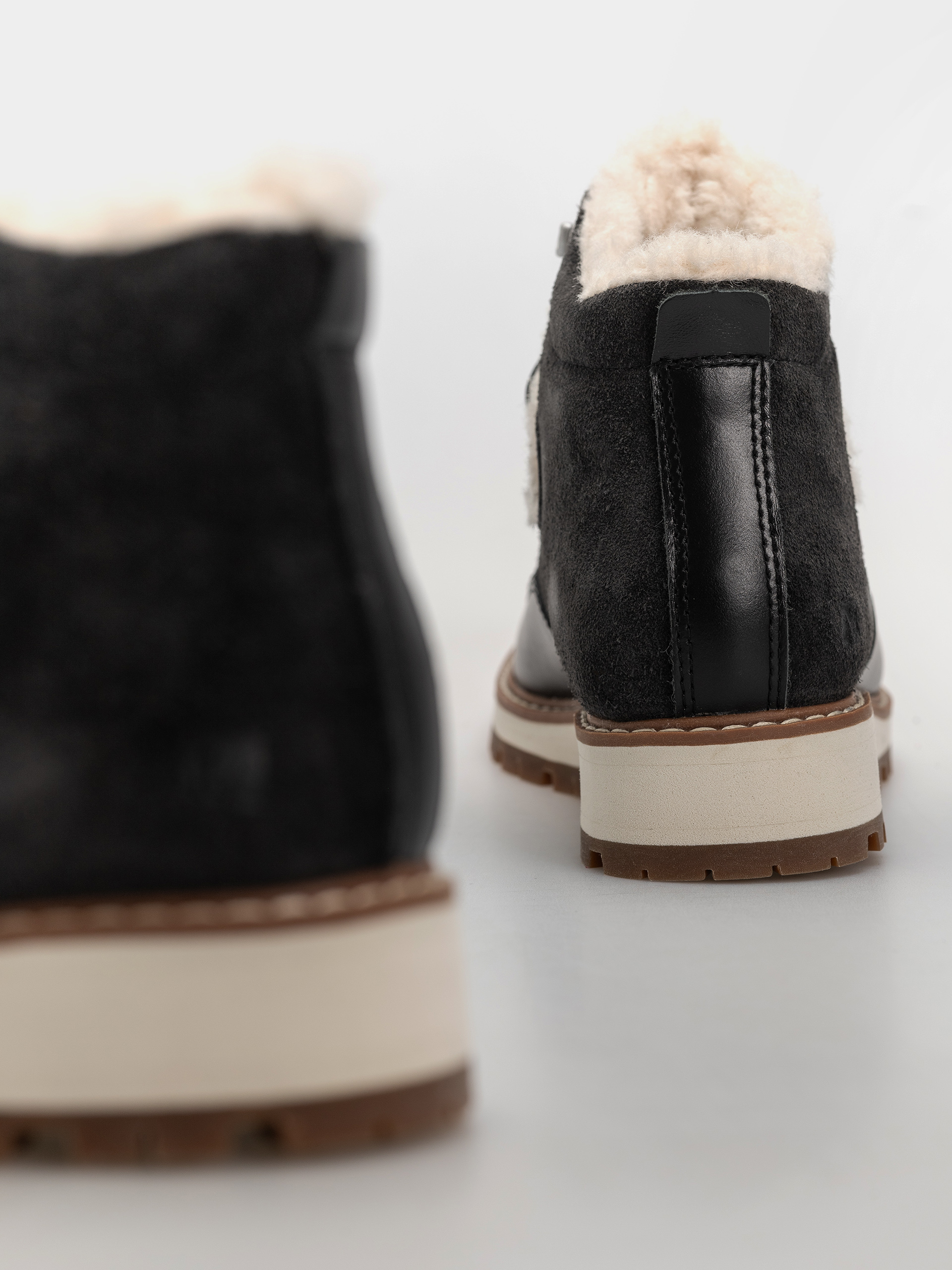 Boty Merrell Sugarloaf Mid Wmn (black)