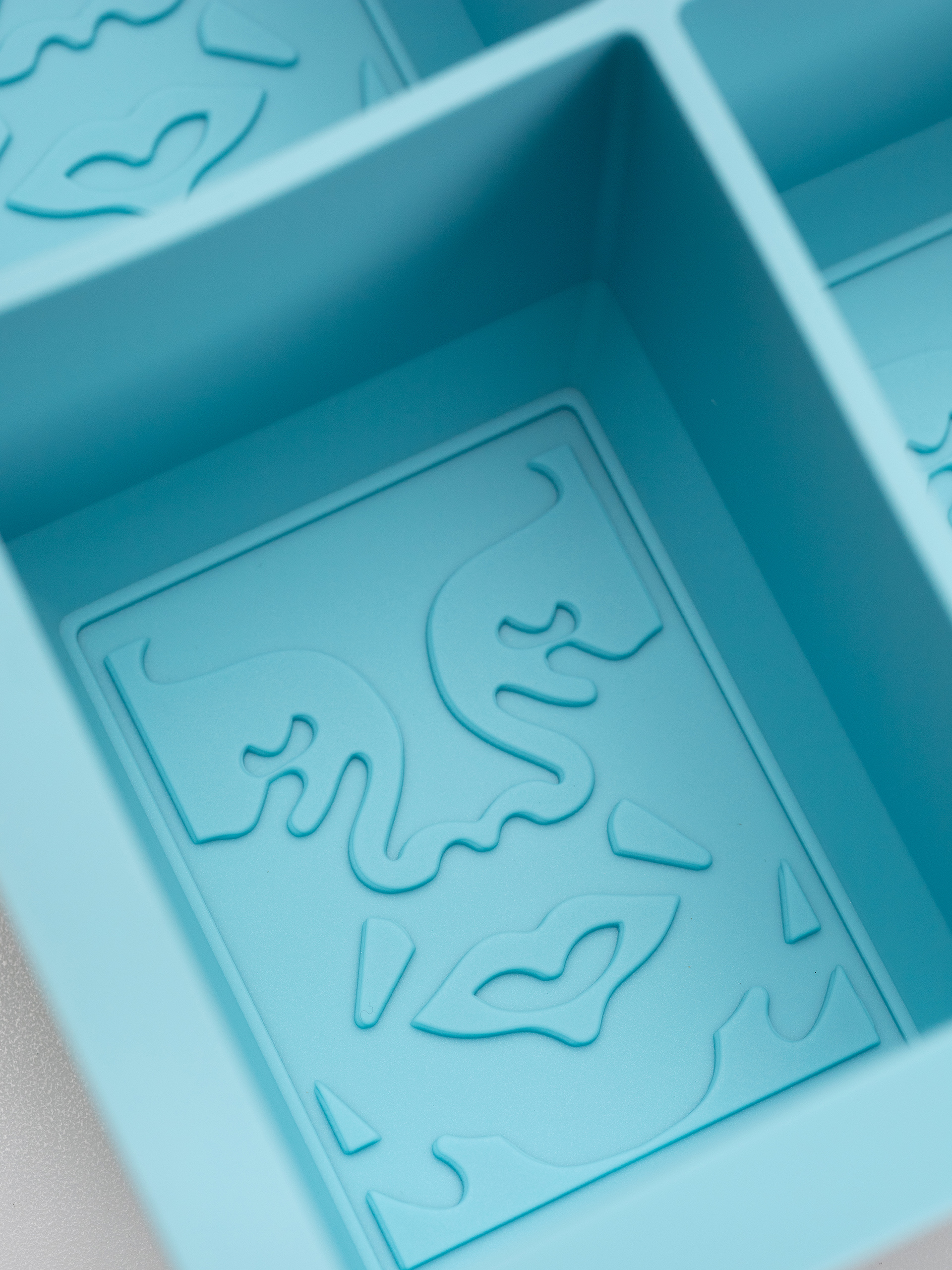 Tvořítko na led OBEY Icon Ice Tray (aqua blue)