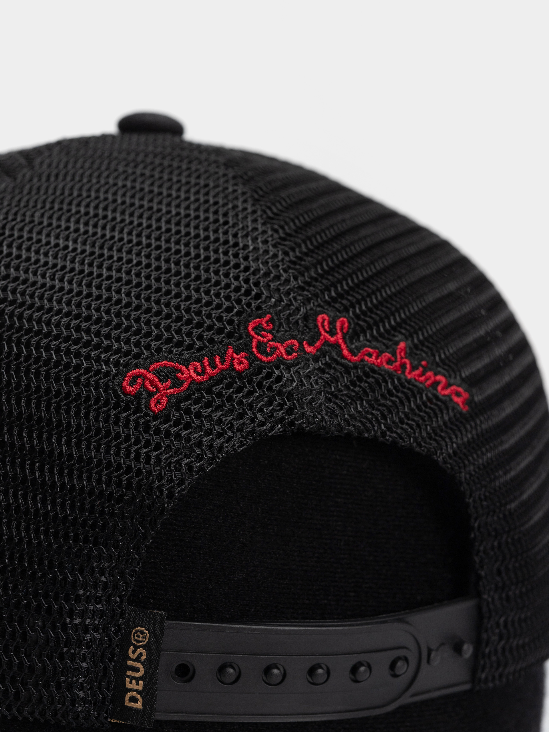 Kšiltovka  Deus Ex Machina Shook Ones Trucker (black)