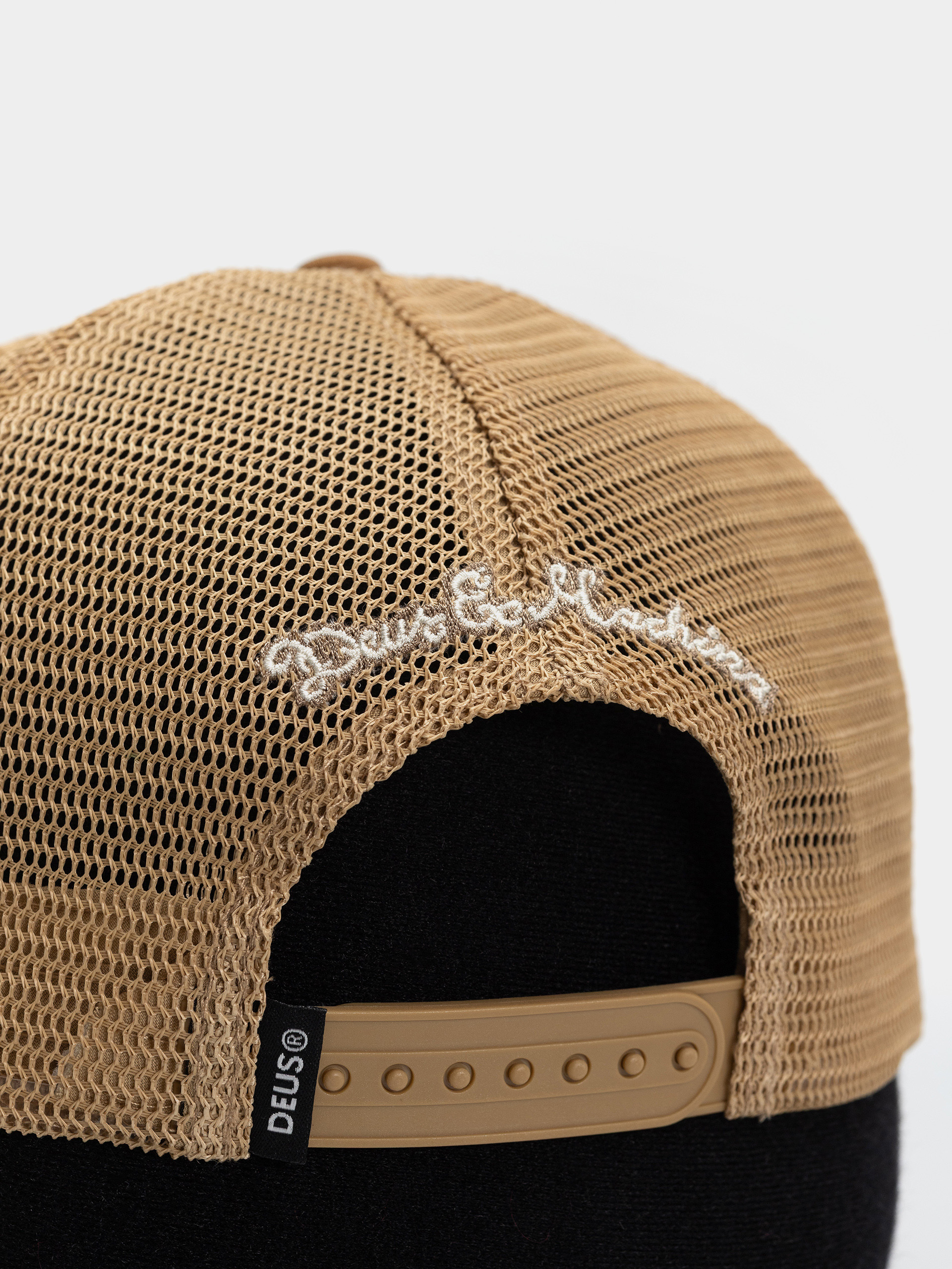 Kšiltovka  Deus Ex Machina Josel Trucker (camel brown)