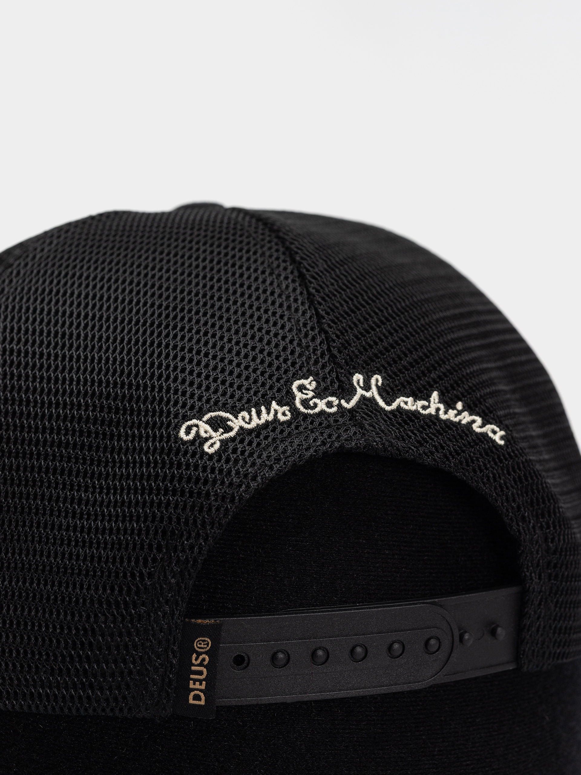 Kšiltovka  Deus Ex Machina Mudflap Trucker (black)