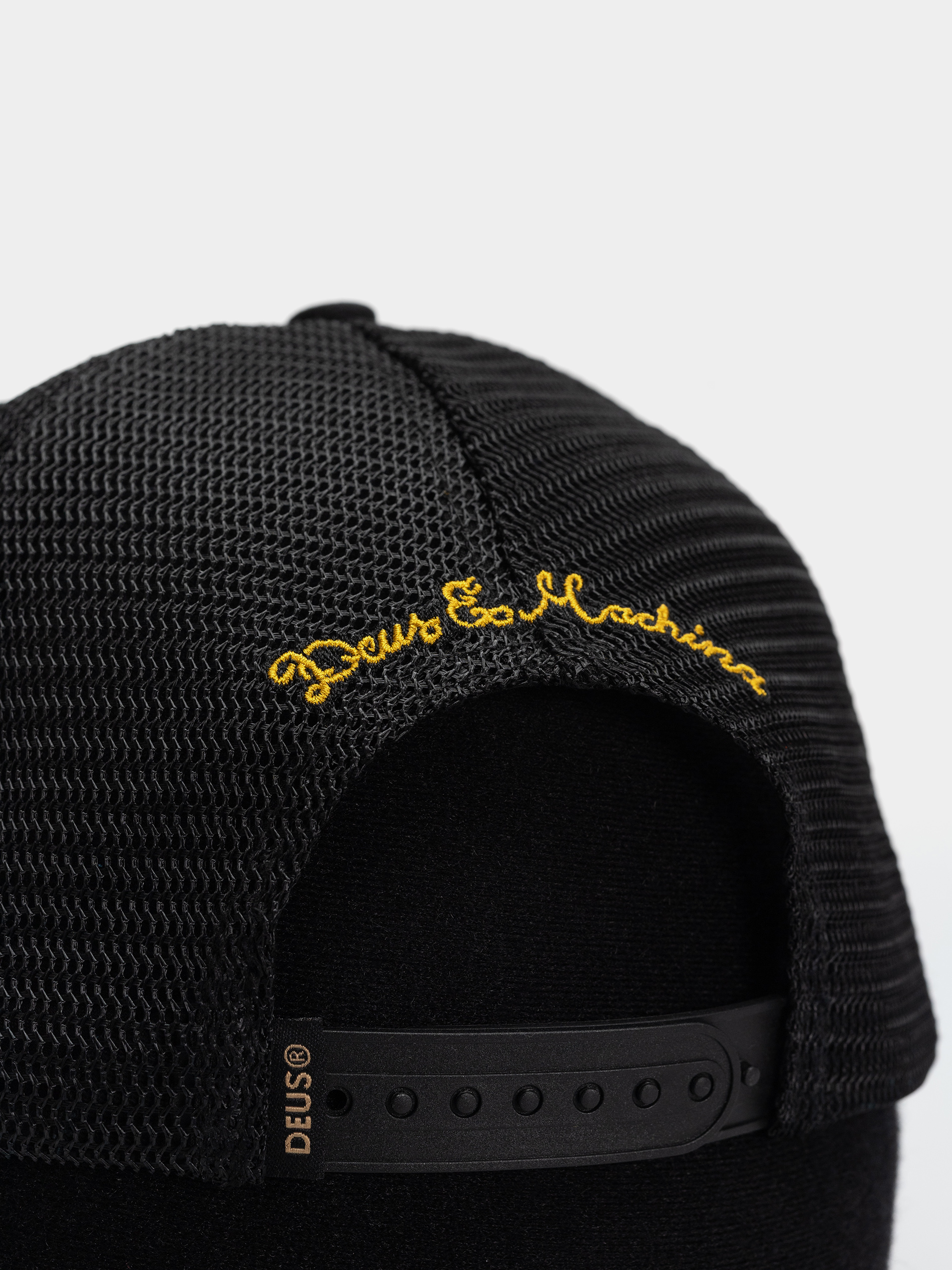Kšiltovka  Deus Ex Machina Welcome Trucker (black)