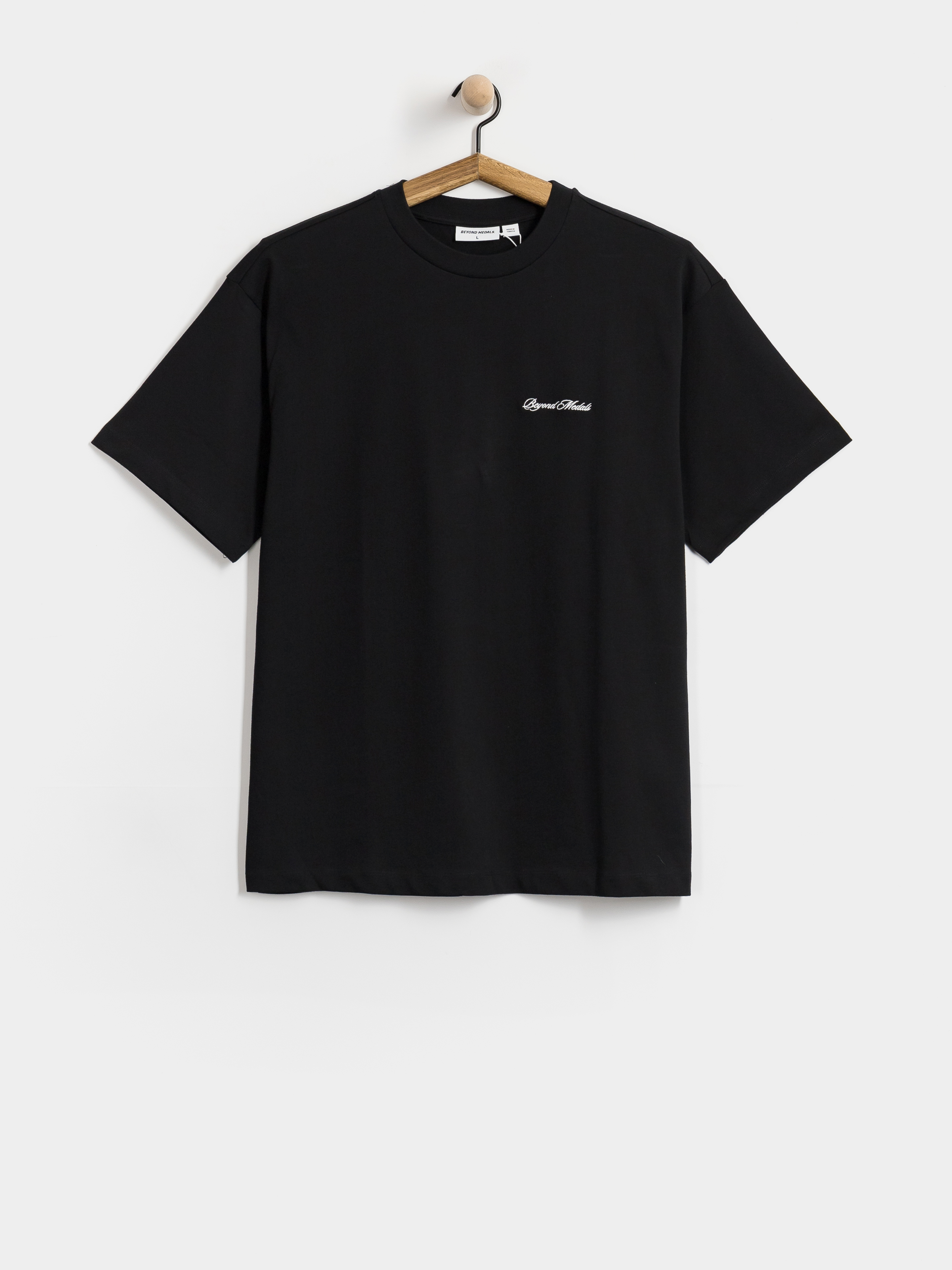Tričko Beyond Medals Script (black)
