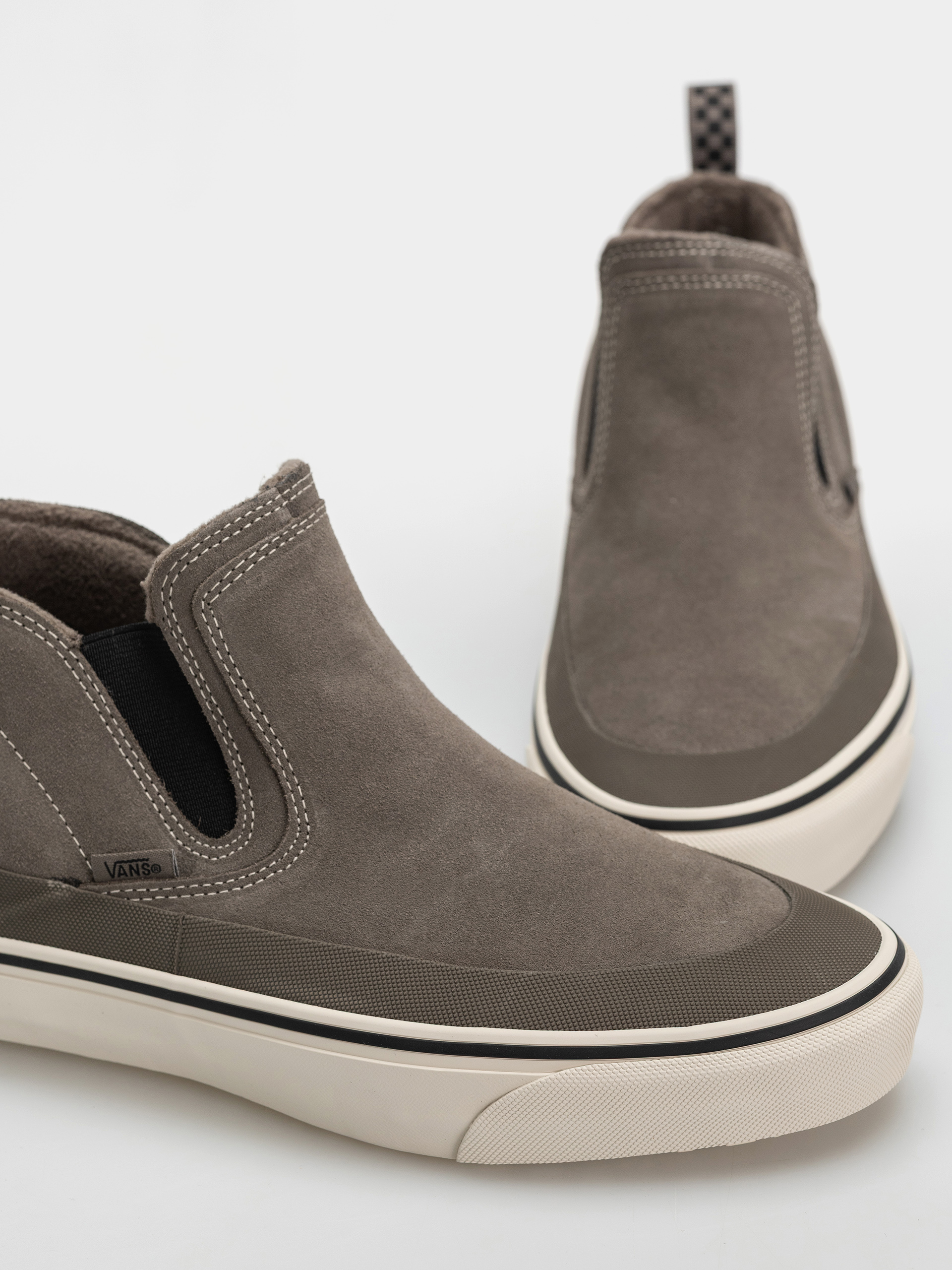 Boty Vans Mid Slip Insulated (bungee cord)