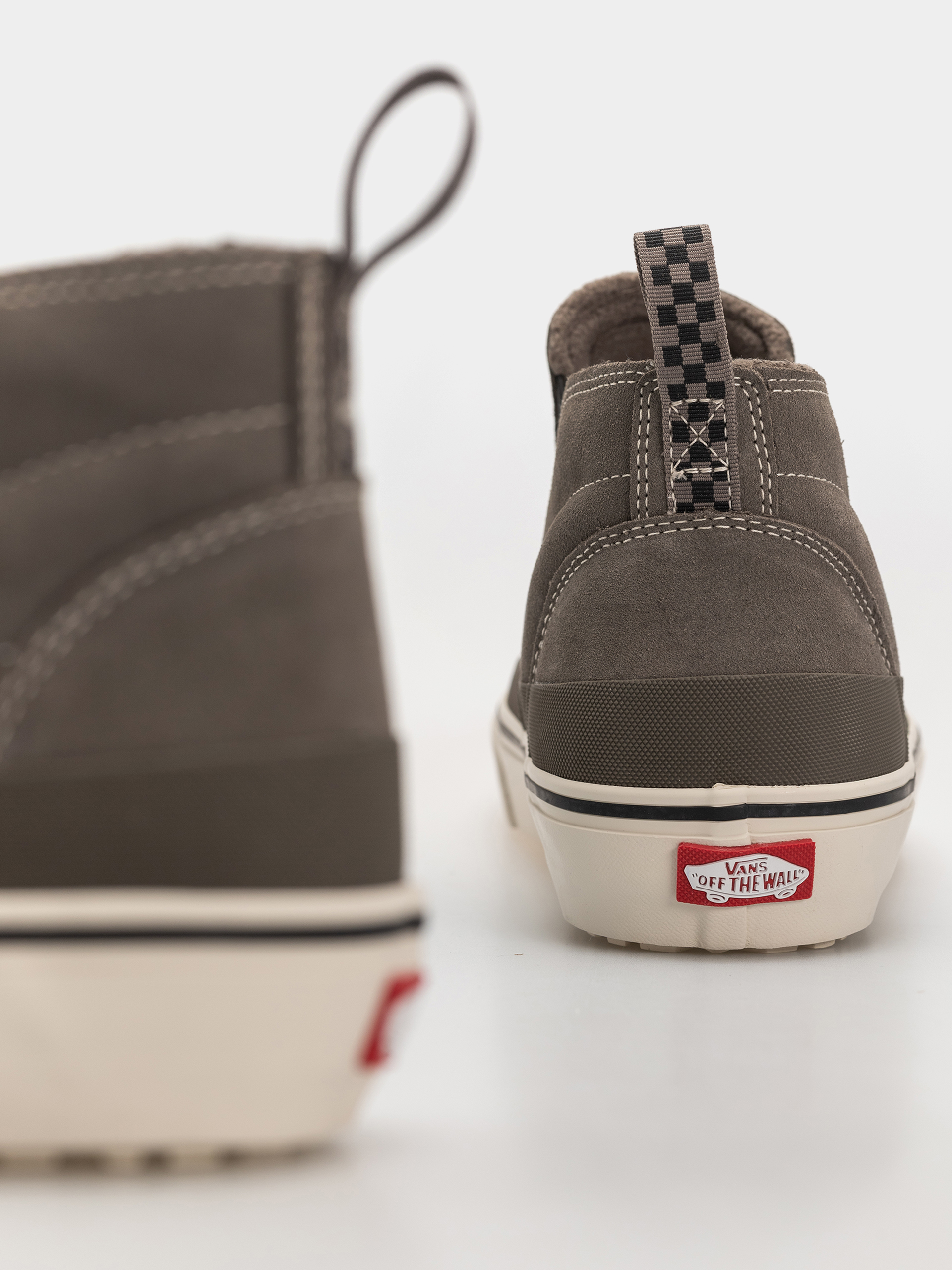 Boty Vans Mid Slip Insulated (bungee cord)