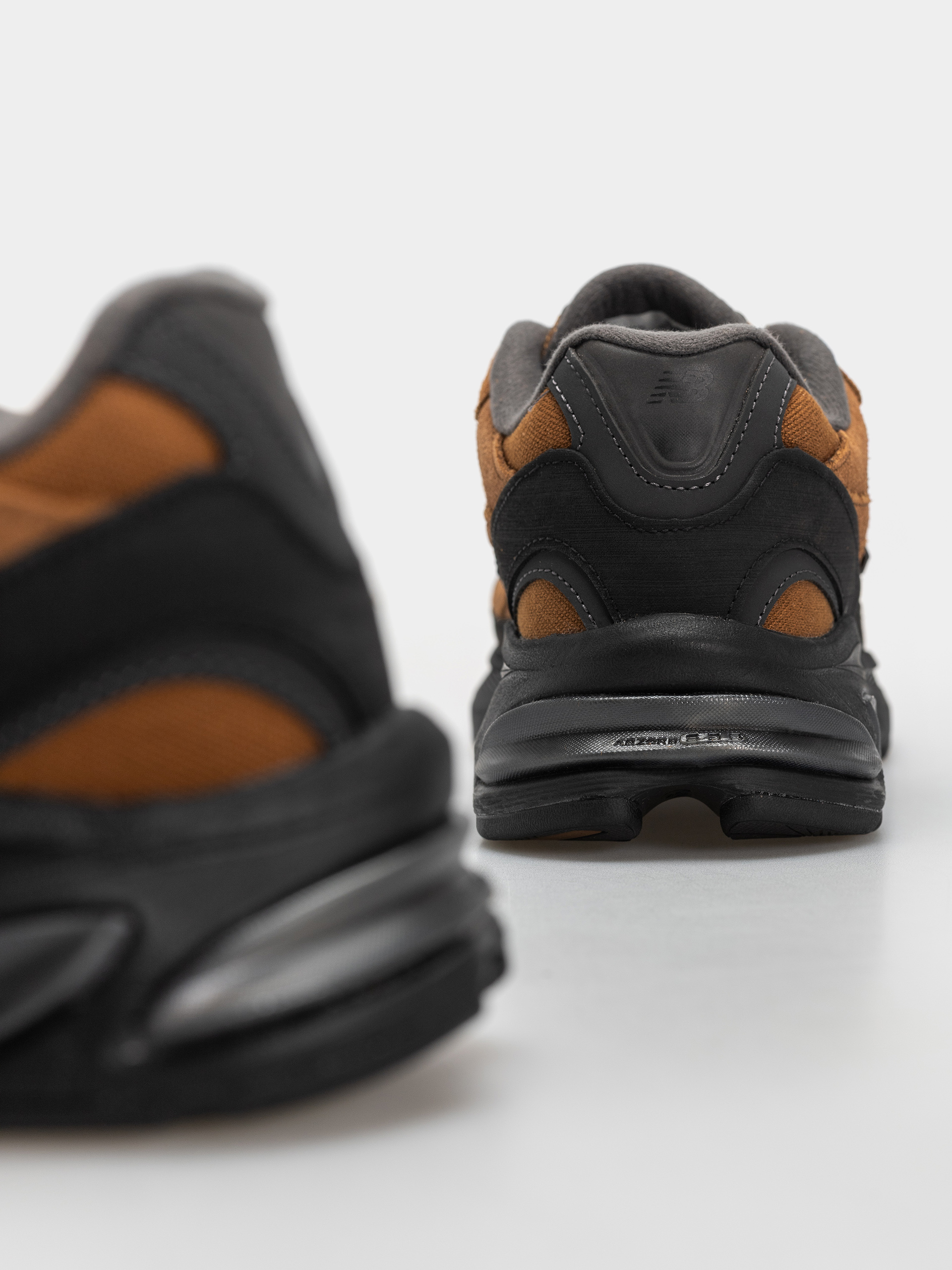 Boty New Balance 2010 (breakfast tea/black)