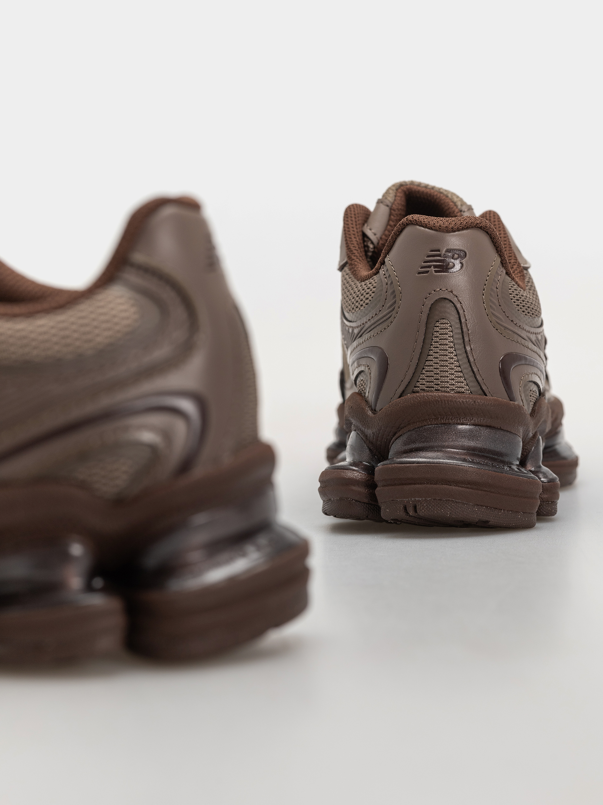 Boty New Balance 2000 (thunder brown/pumpernickel)