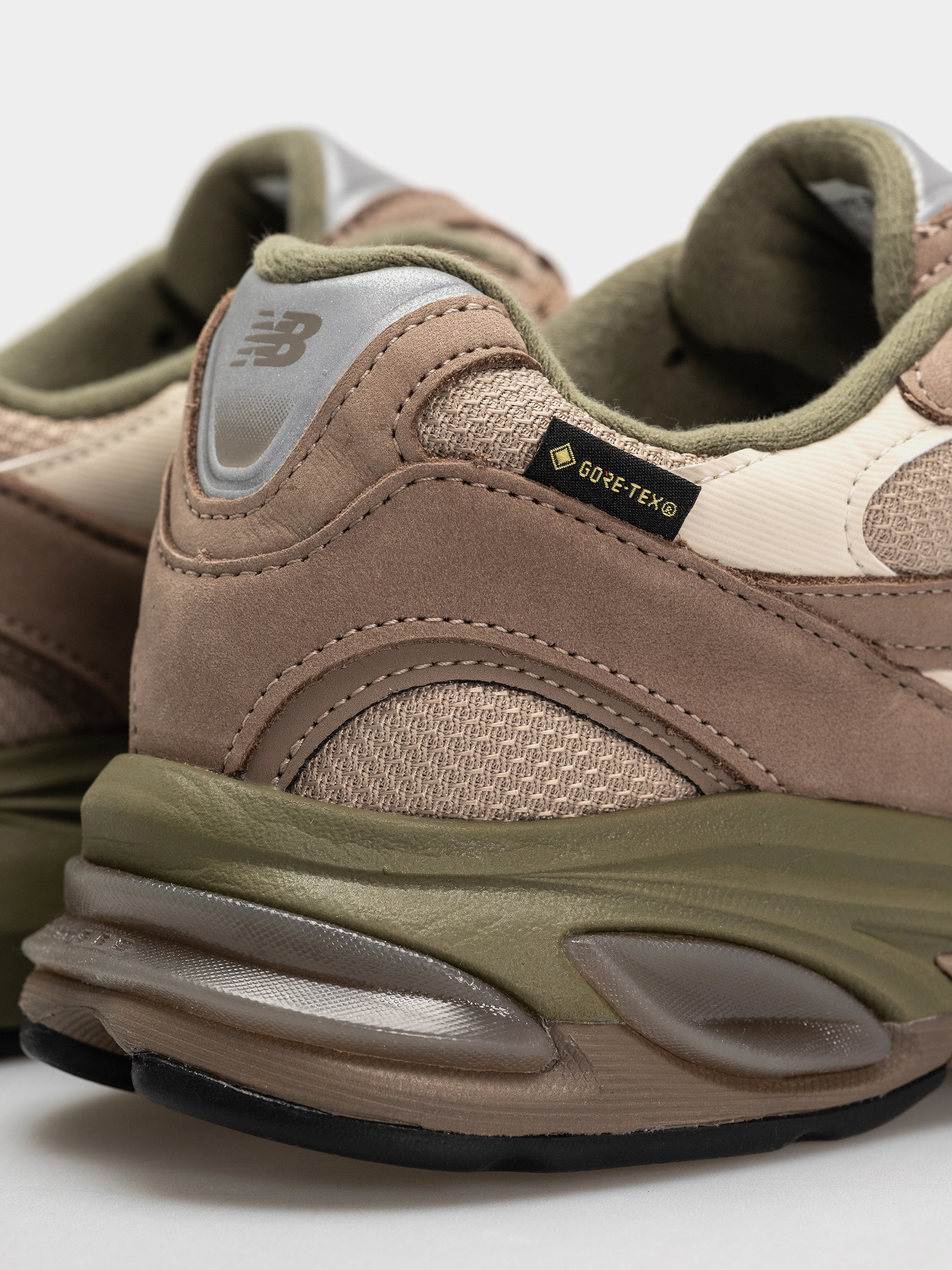 Boty New Balance 2010 (light mushroom/timberwolf)