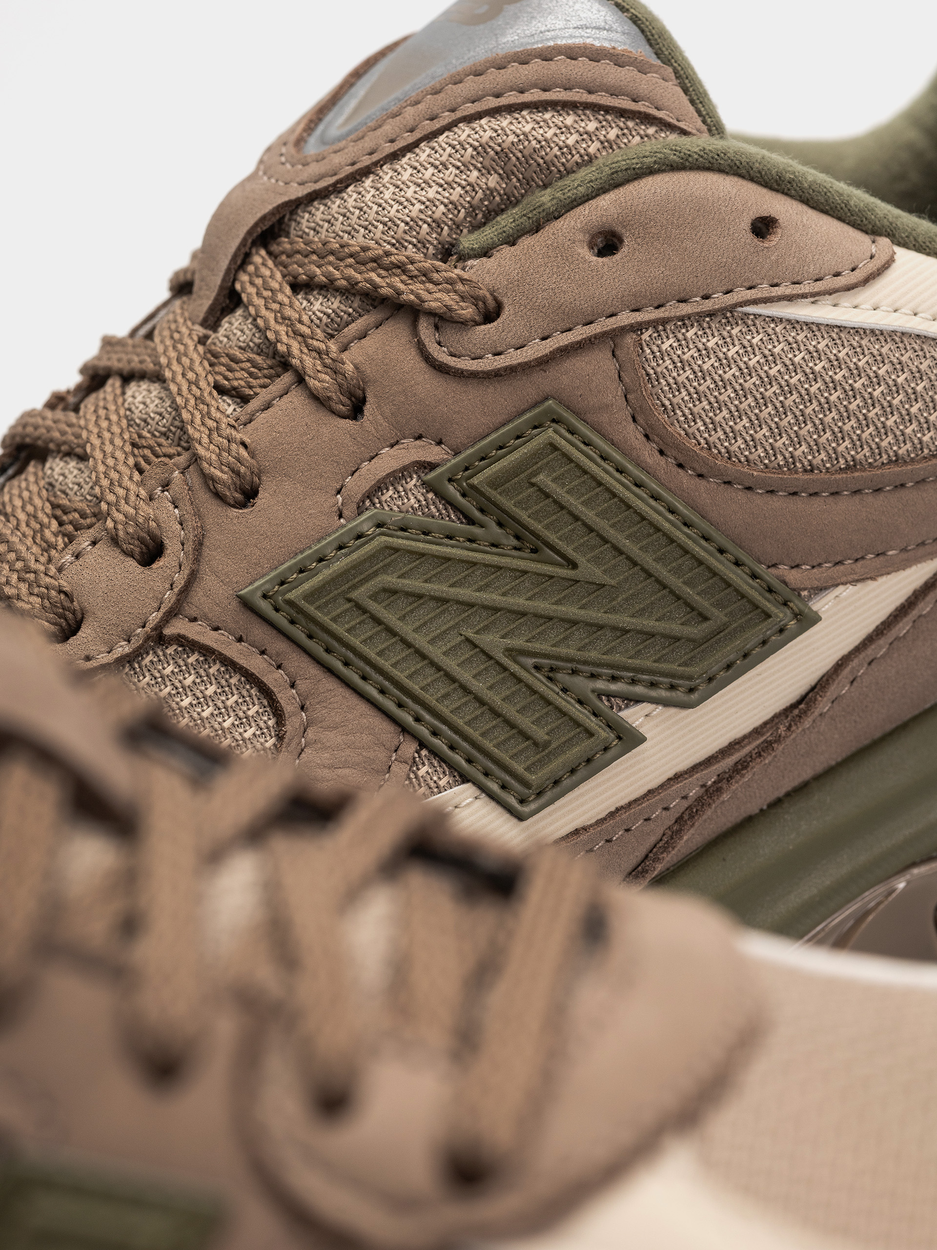 Boty New Balance 2010 (light mushroom/timberwolf)