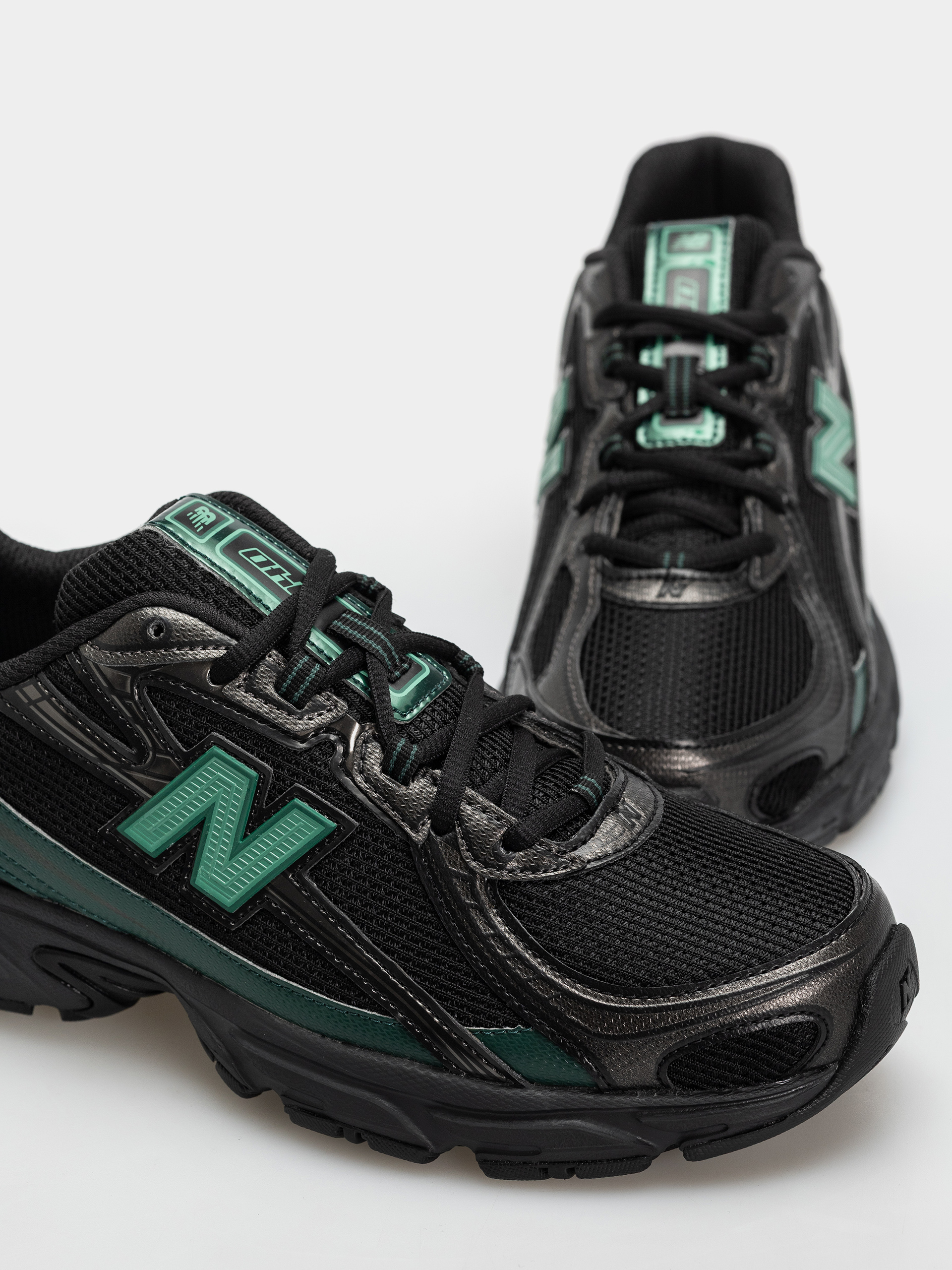 Boty New Balance 740 (black/nordic green)